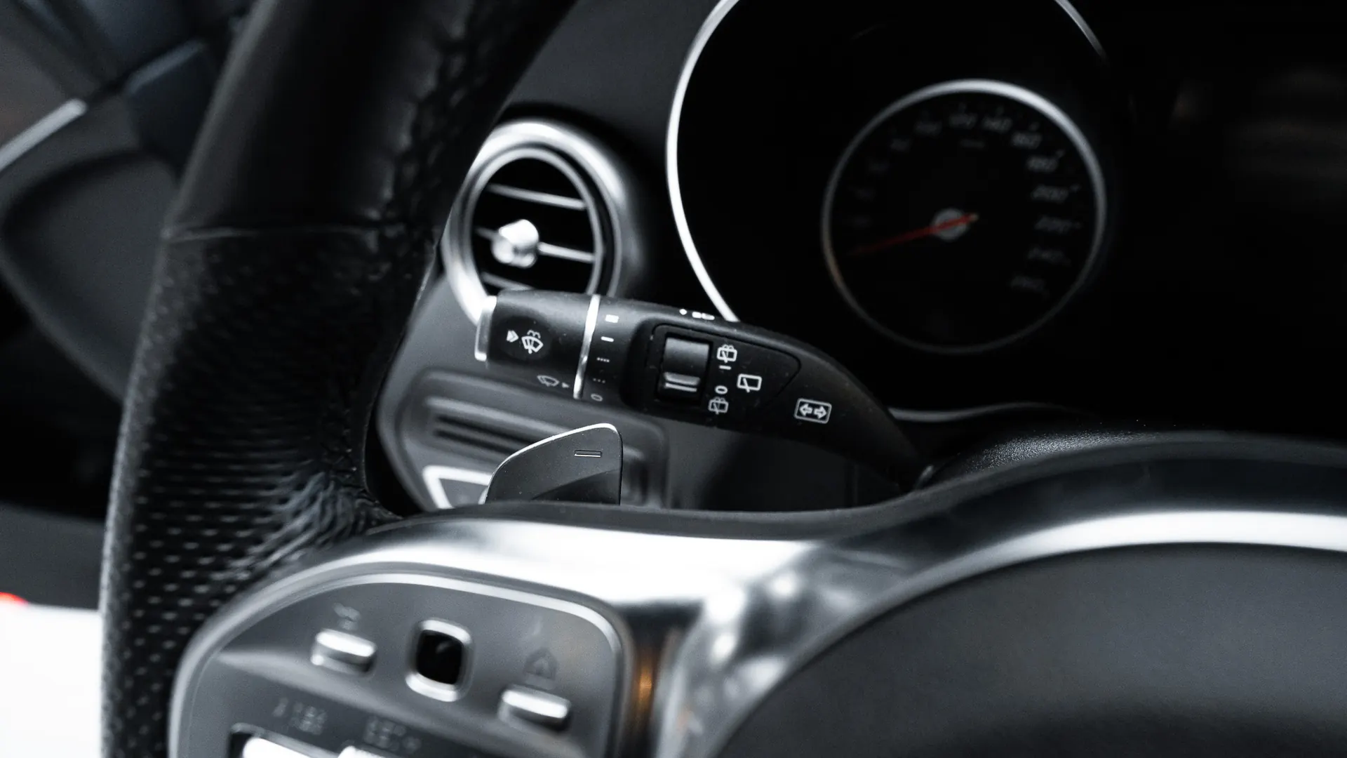 Mercedes-Benz GLC — photo 13