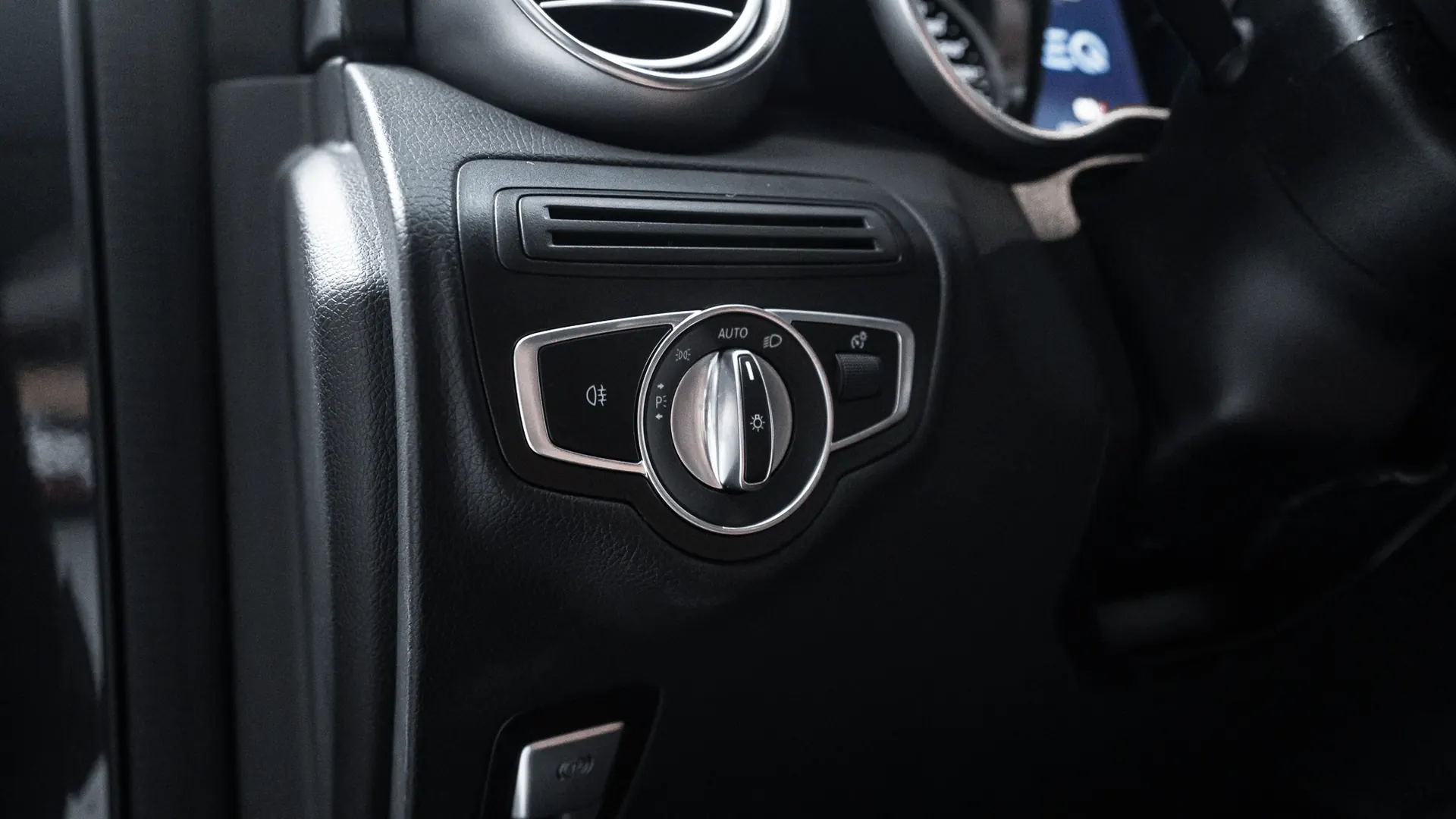 Mercedes-Benz GLC — photo 17