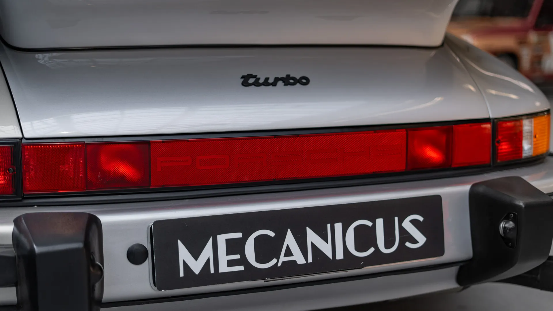 Porsche 911 — photo 36