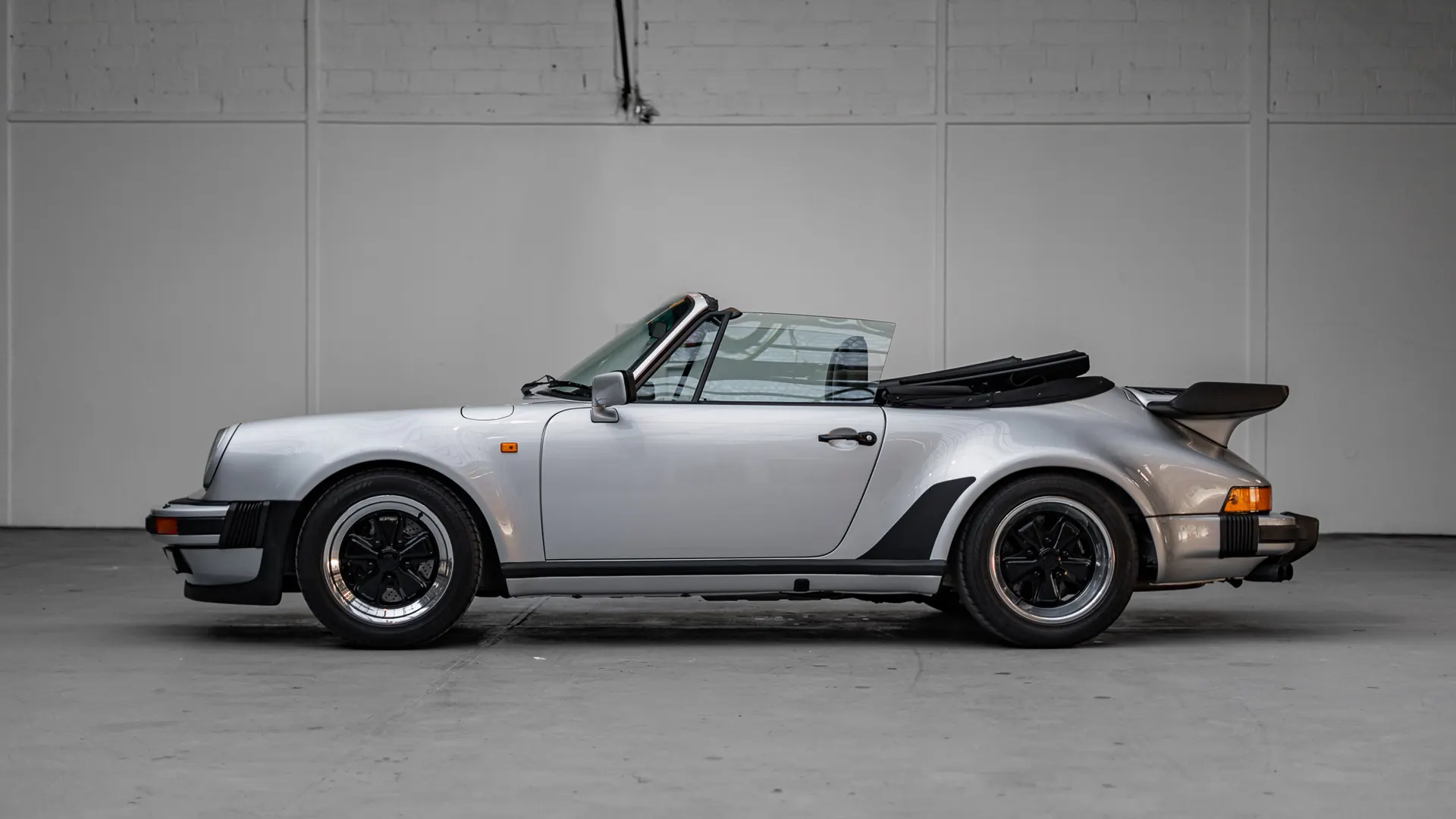 Porsche 911 — photo 6