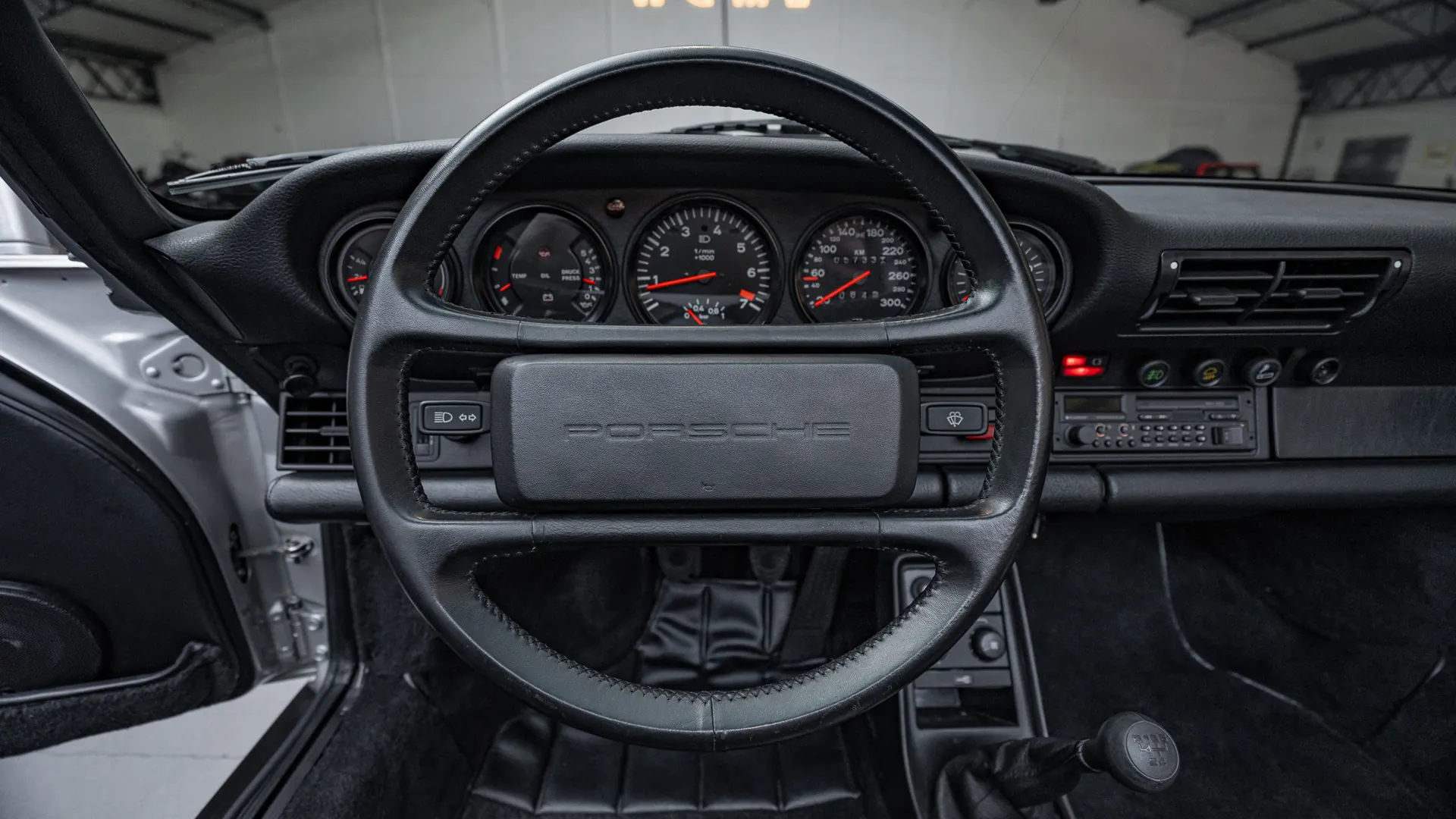 Porsche 911 — photo 14