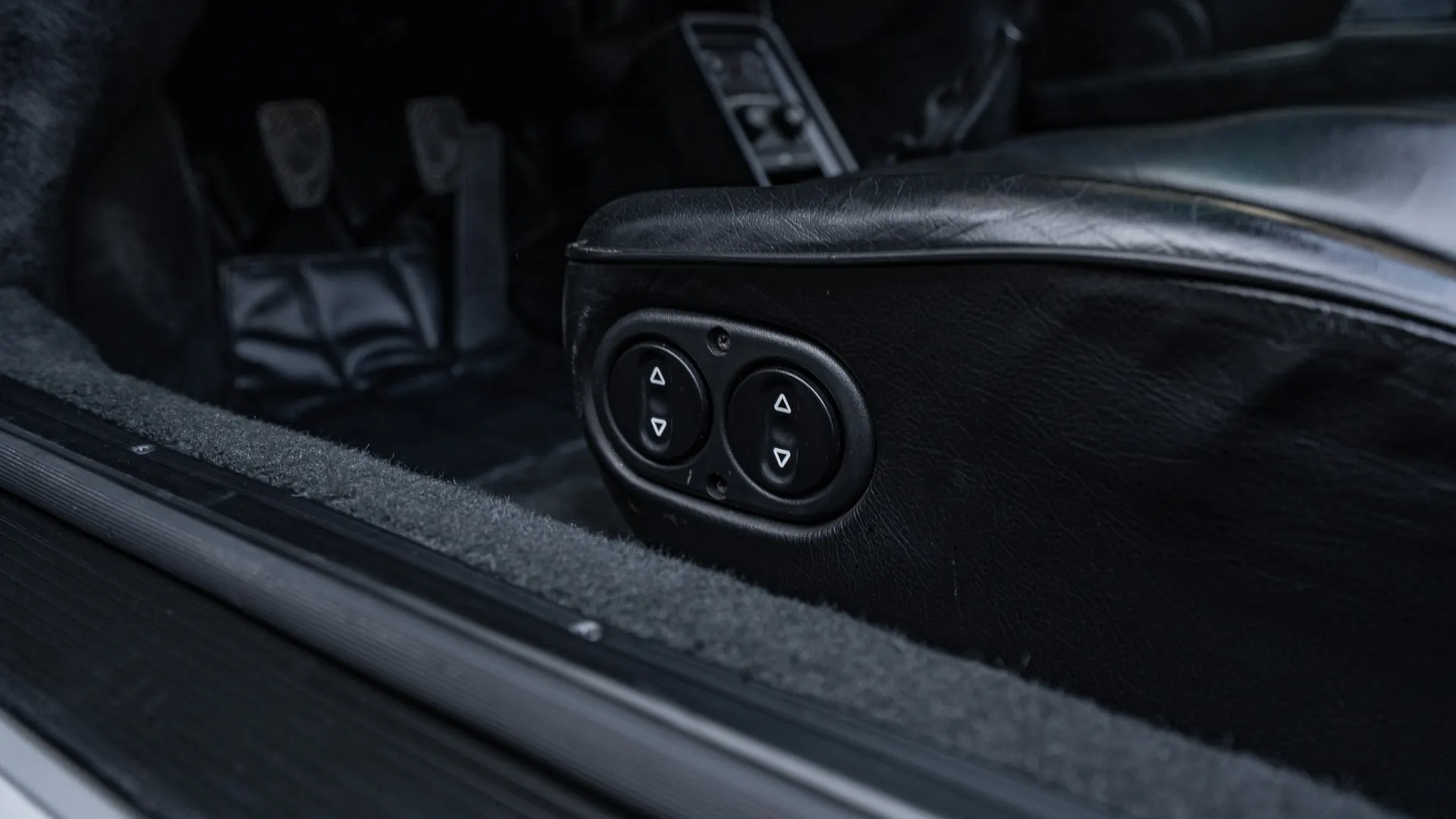 Porsche 911 — photo 27