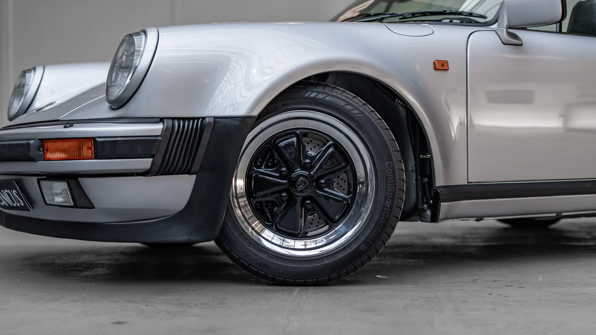 Porsche 911 — photo 30