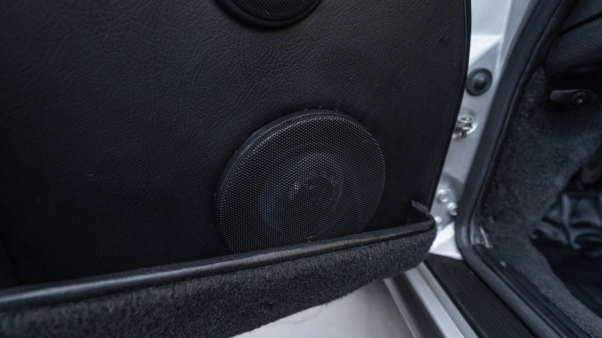 Porsche 911 — photo 26