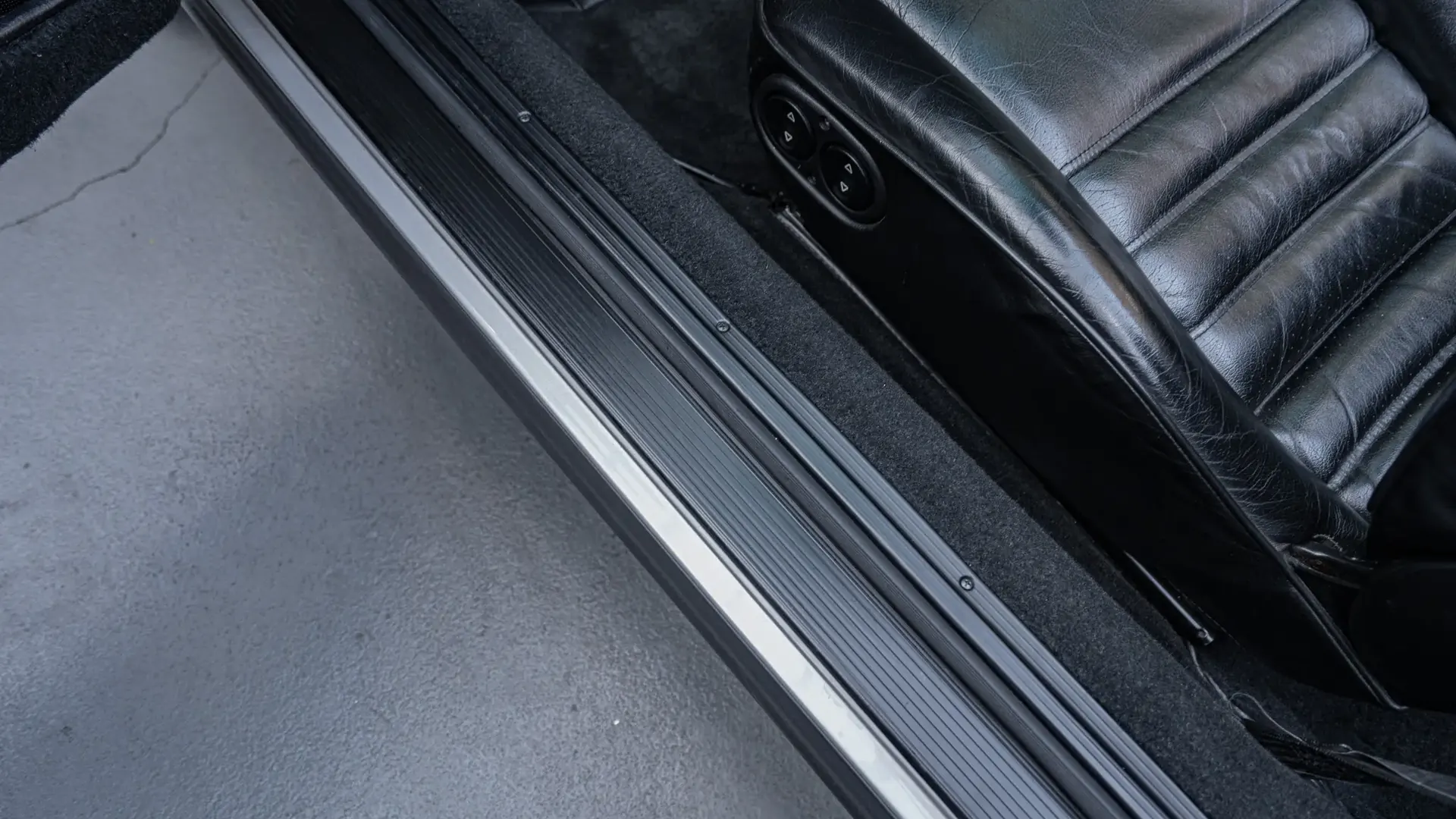 Porsche 911 — photo 25
