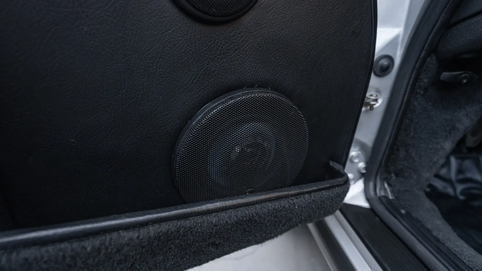 Porsche 911 — photo 23
