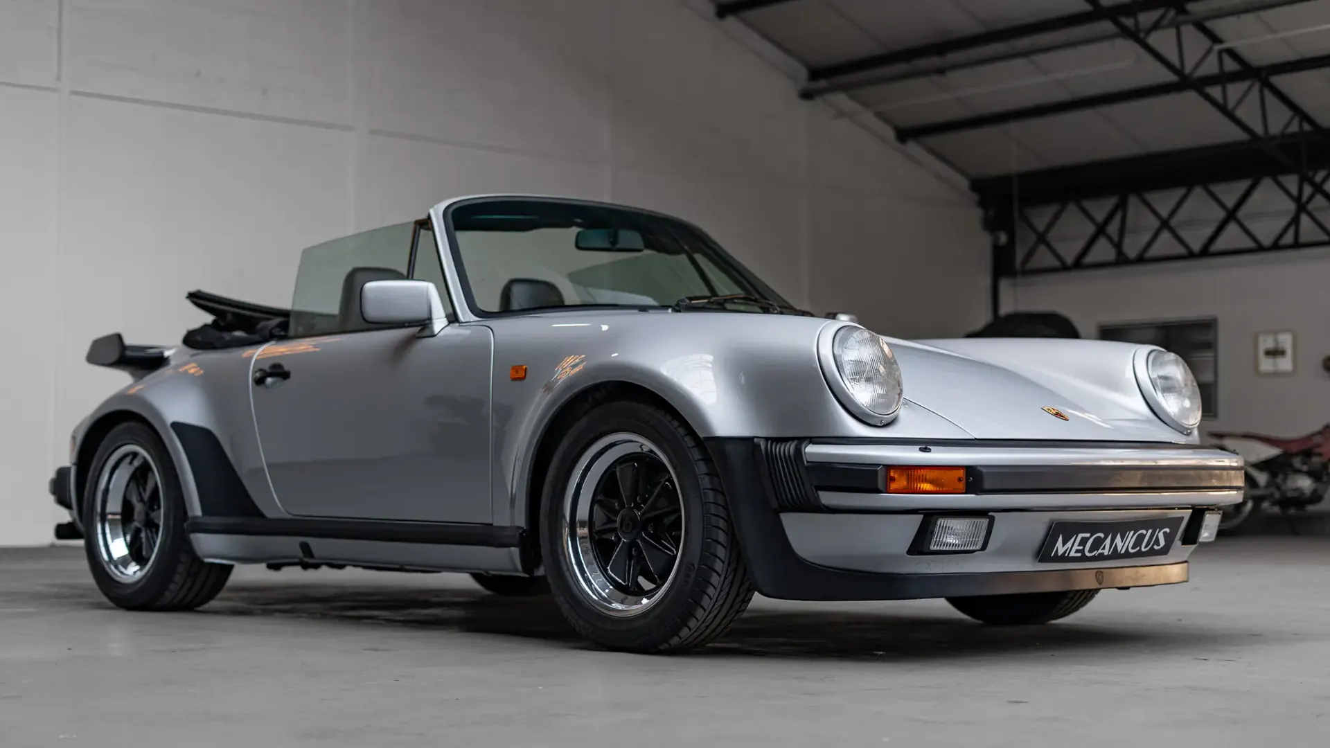 Porsche 911 — photo 29