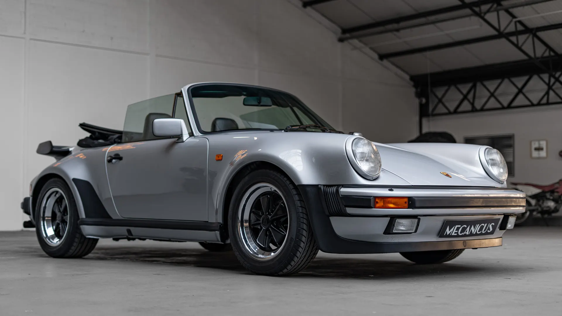 Porsche 911 — photo 29