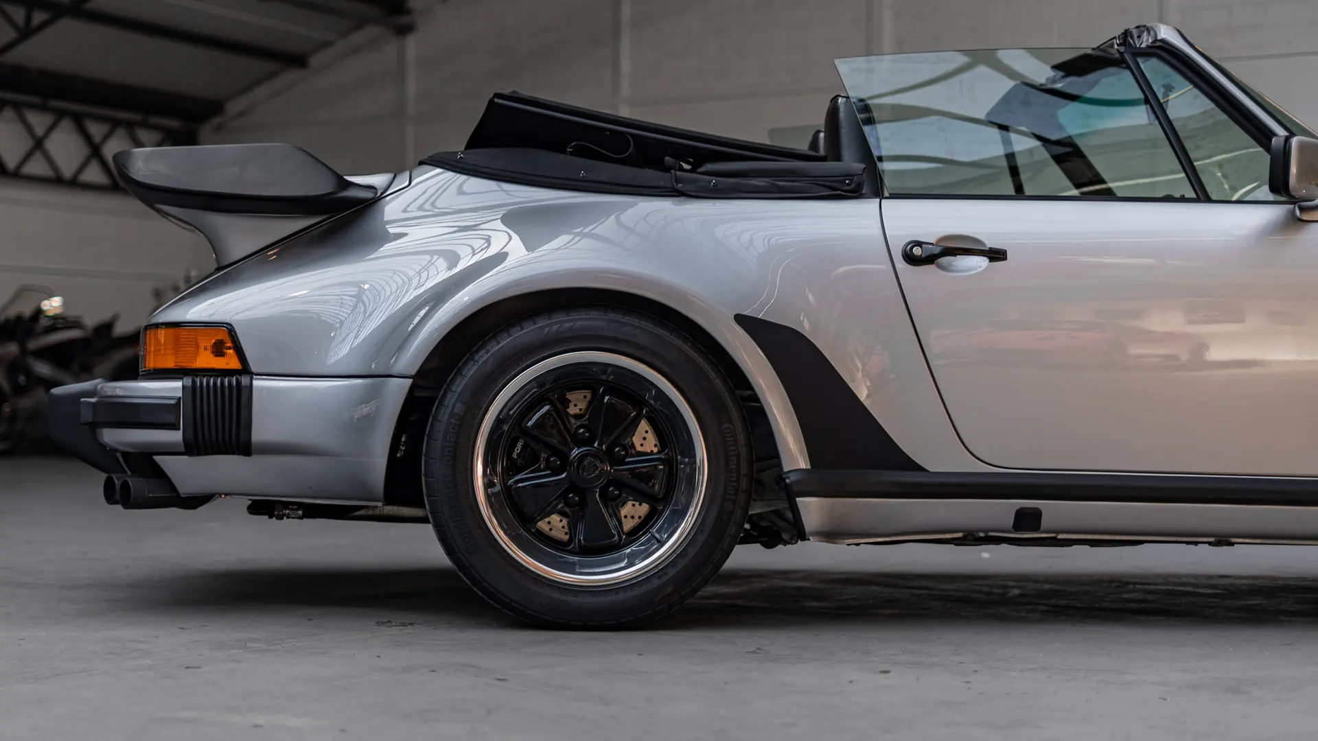 Porsche 911 — photo 9