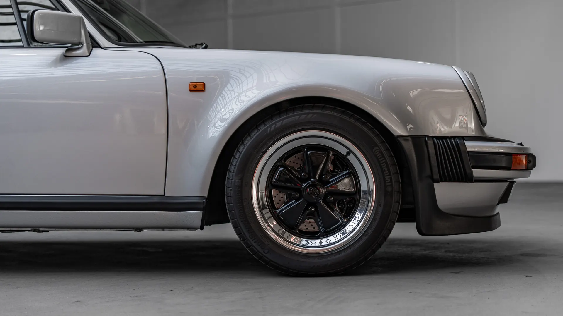 Porsche 911 — photo 8