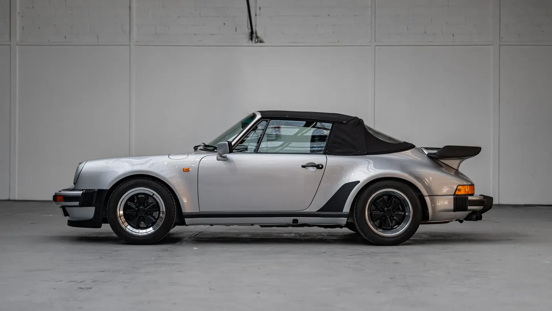 Porsche 911 — photo 7