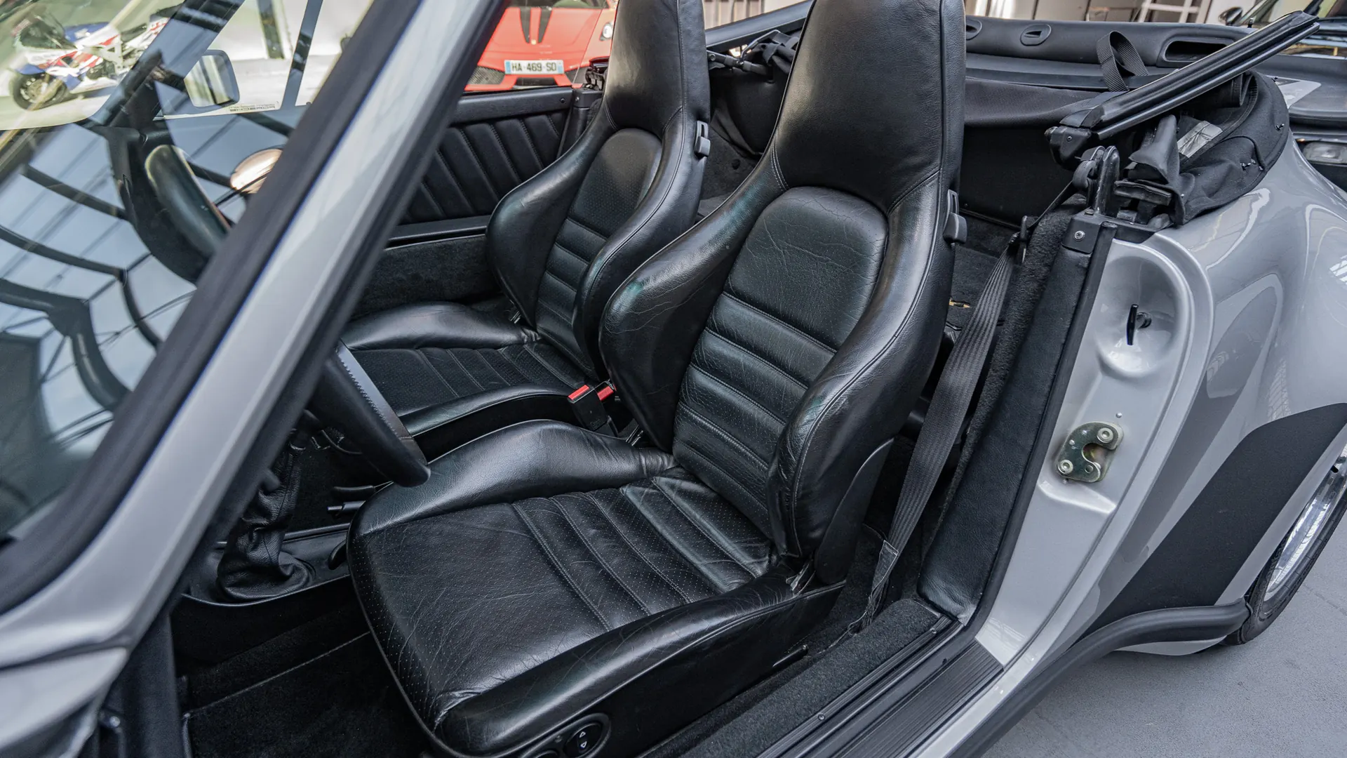 Porsche 911 — photo 13