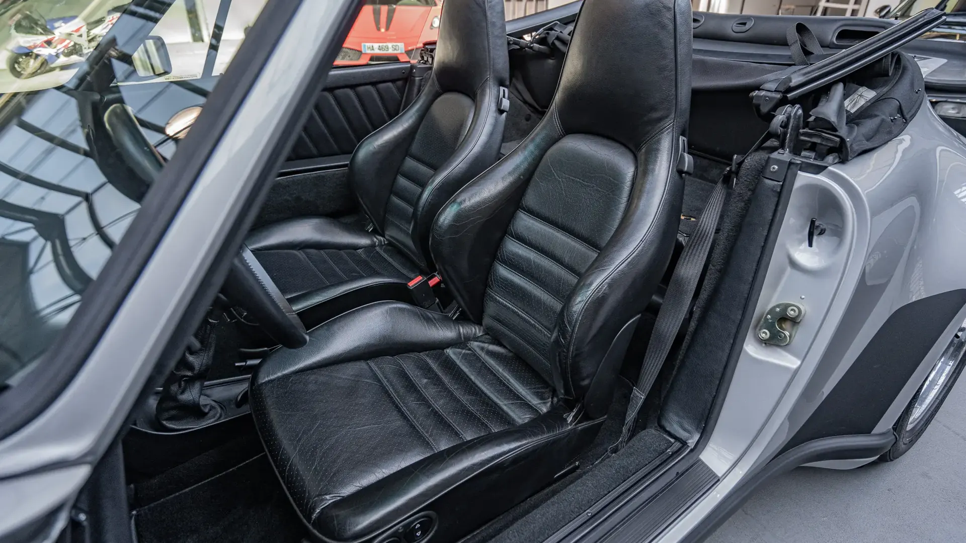 Porsche 911 — photo 12