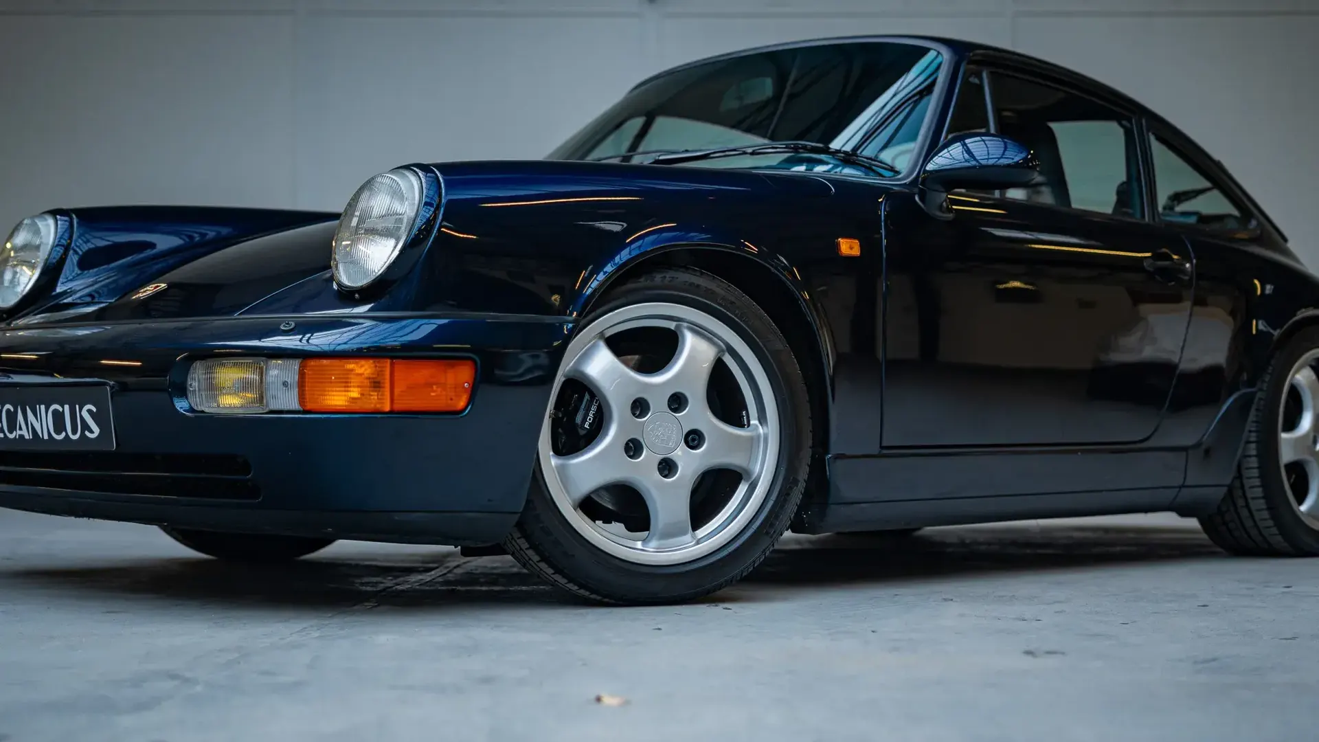 Porsche 911 — photo 23