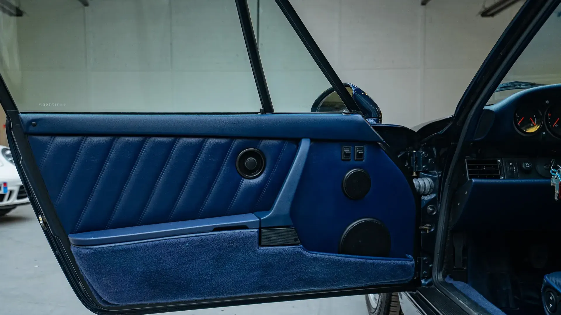 Porsche 911 — photo 20