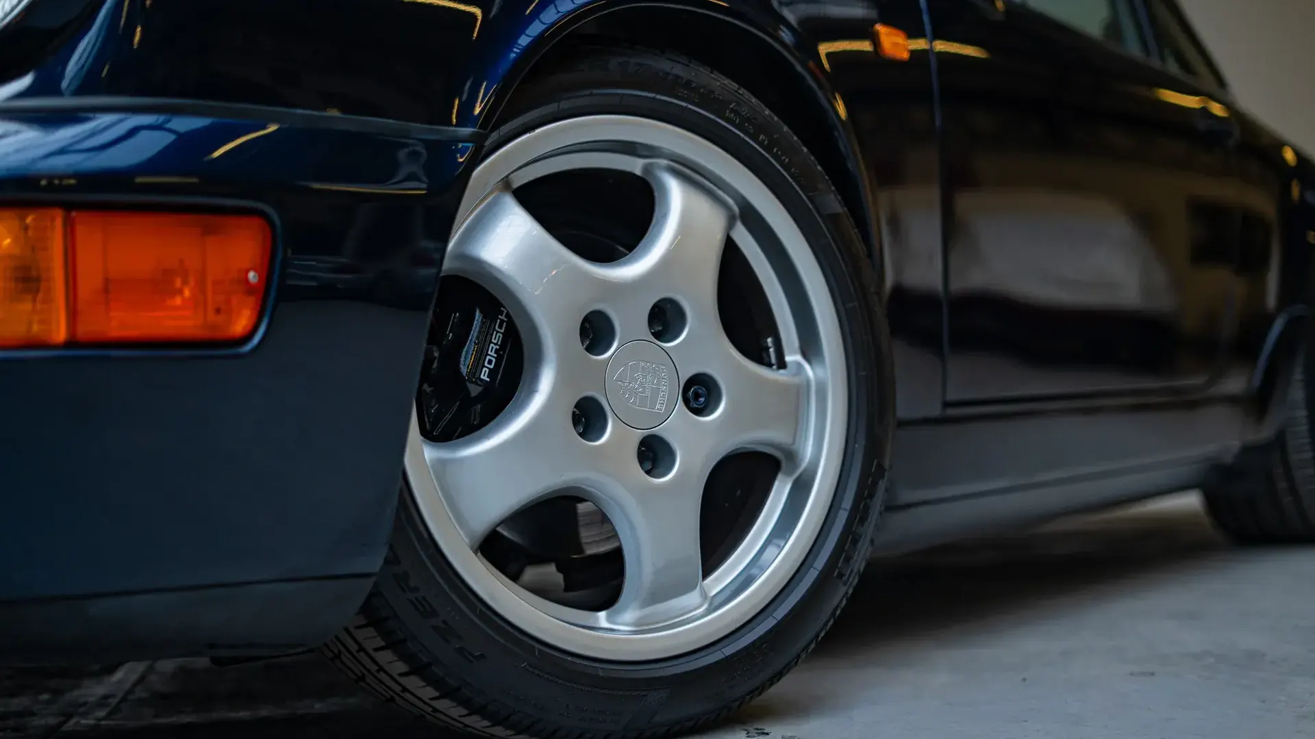 Porsche 911 — photo 27