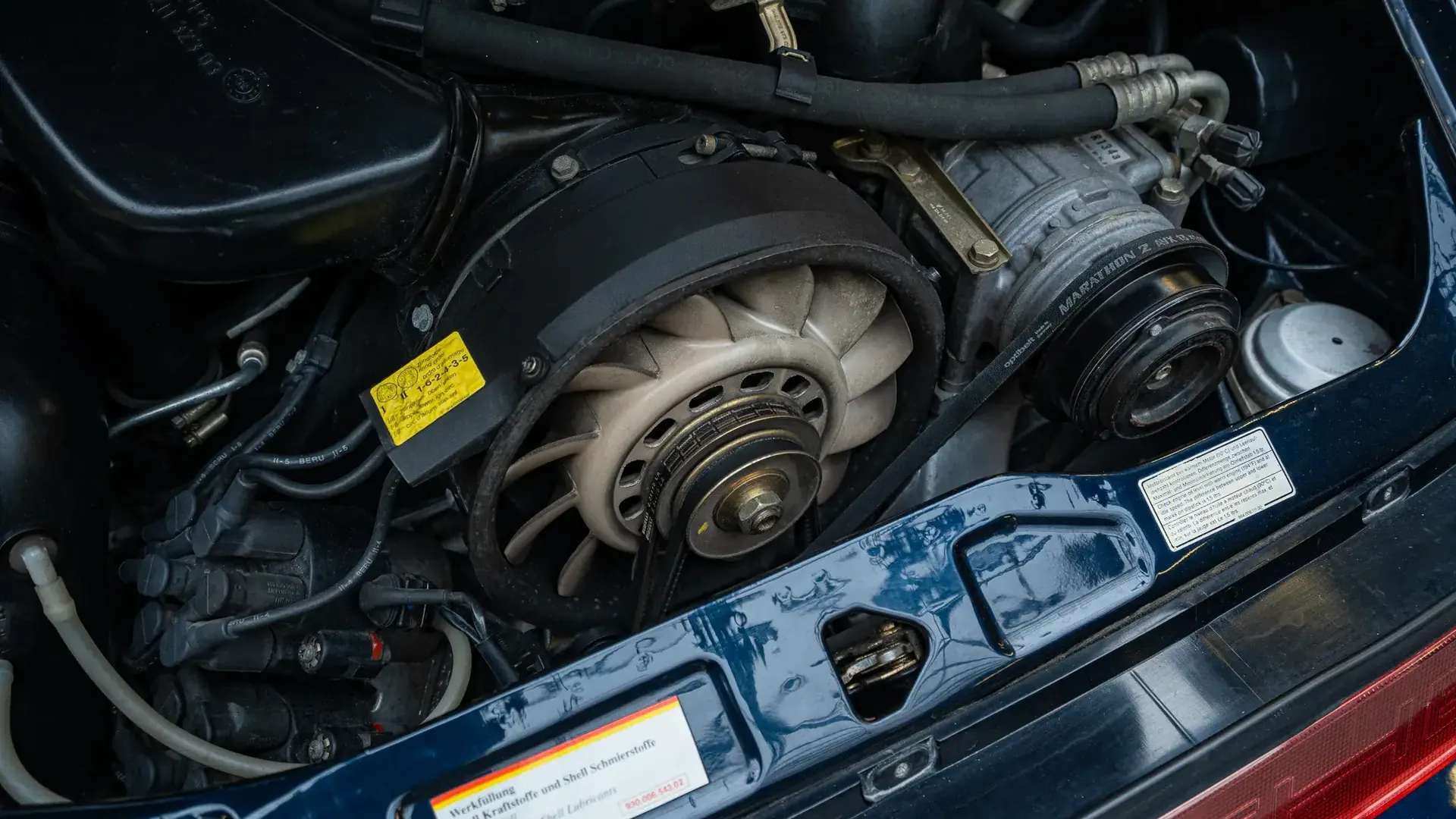 Porsche 911 — photo 32
