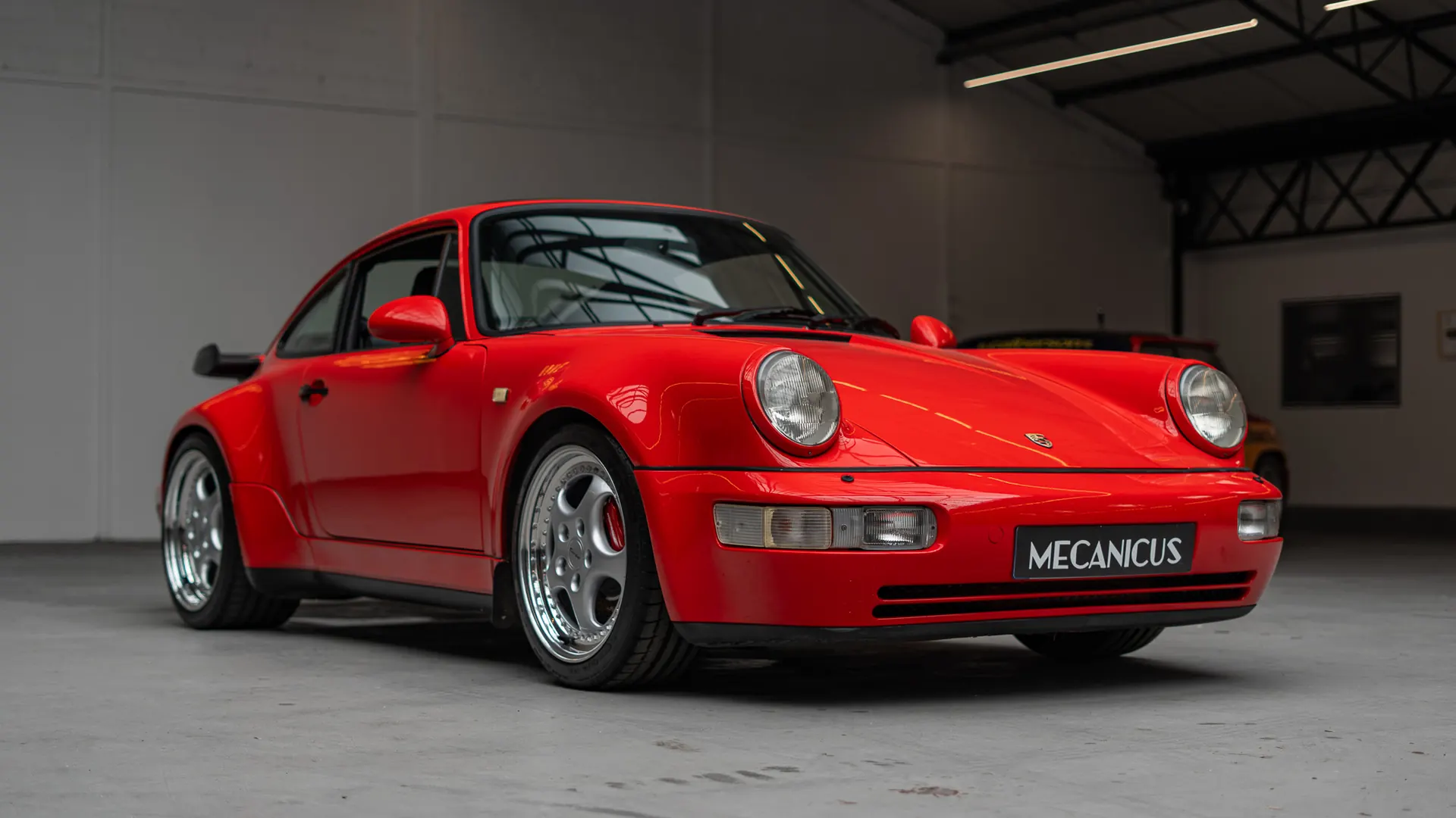 Porsche 911 — photo 35