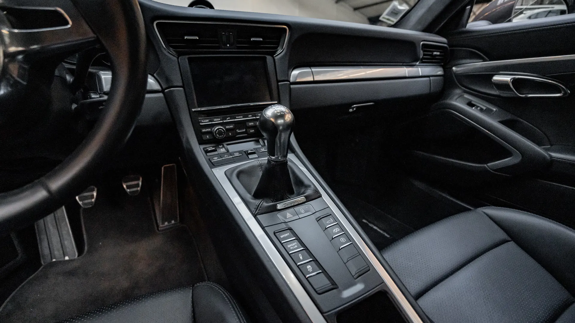 Porsche 911 — photo 17