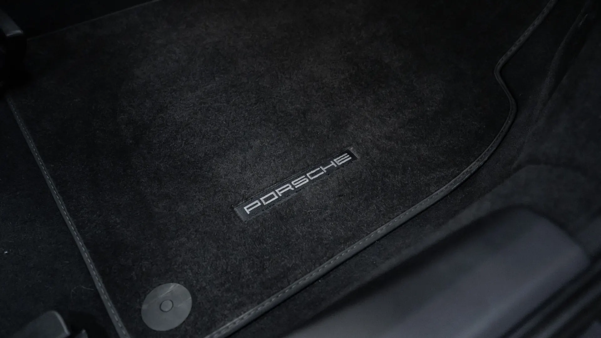 Porsche 911 — photo 20