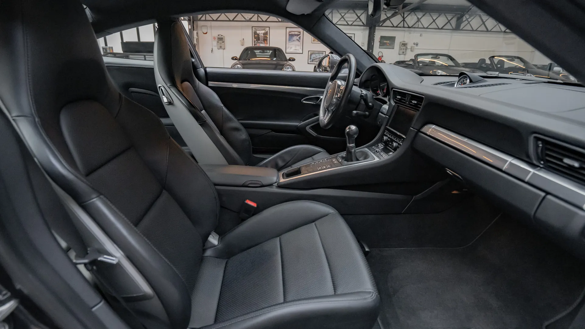 Porsche 911 — photo 12