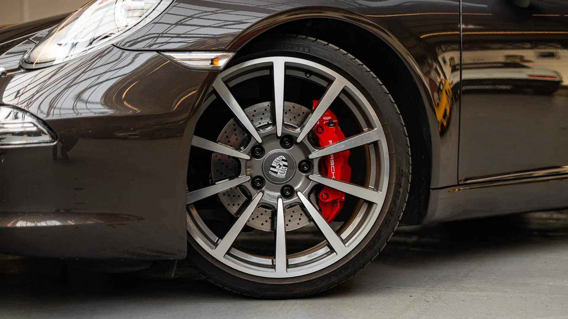 Porsche 911 — photo 25