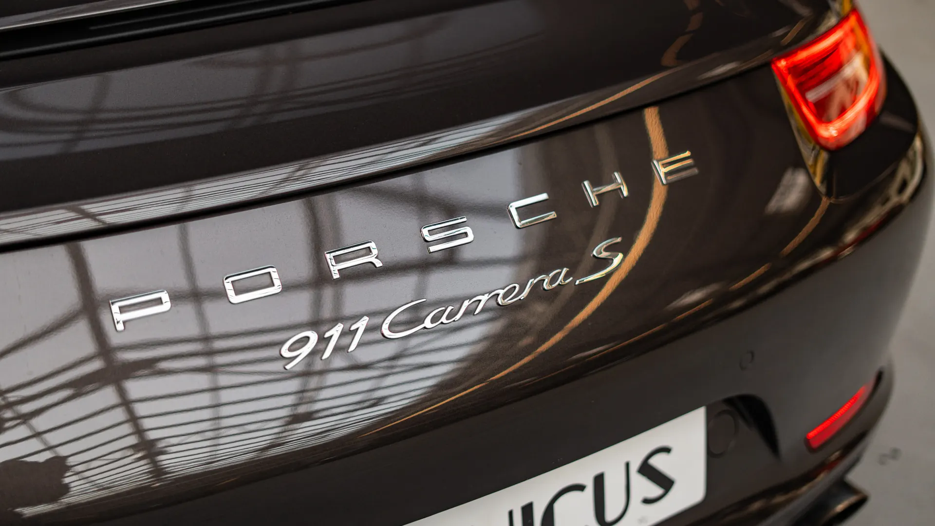 Porsche 911 — photo 27