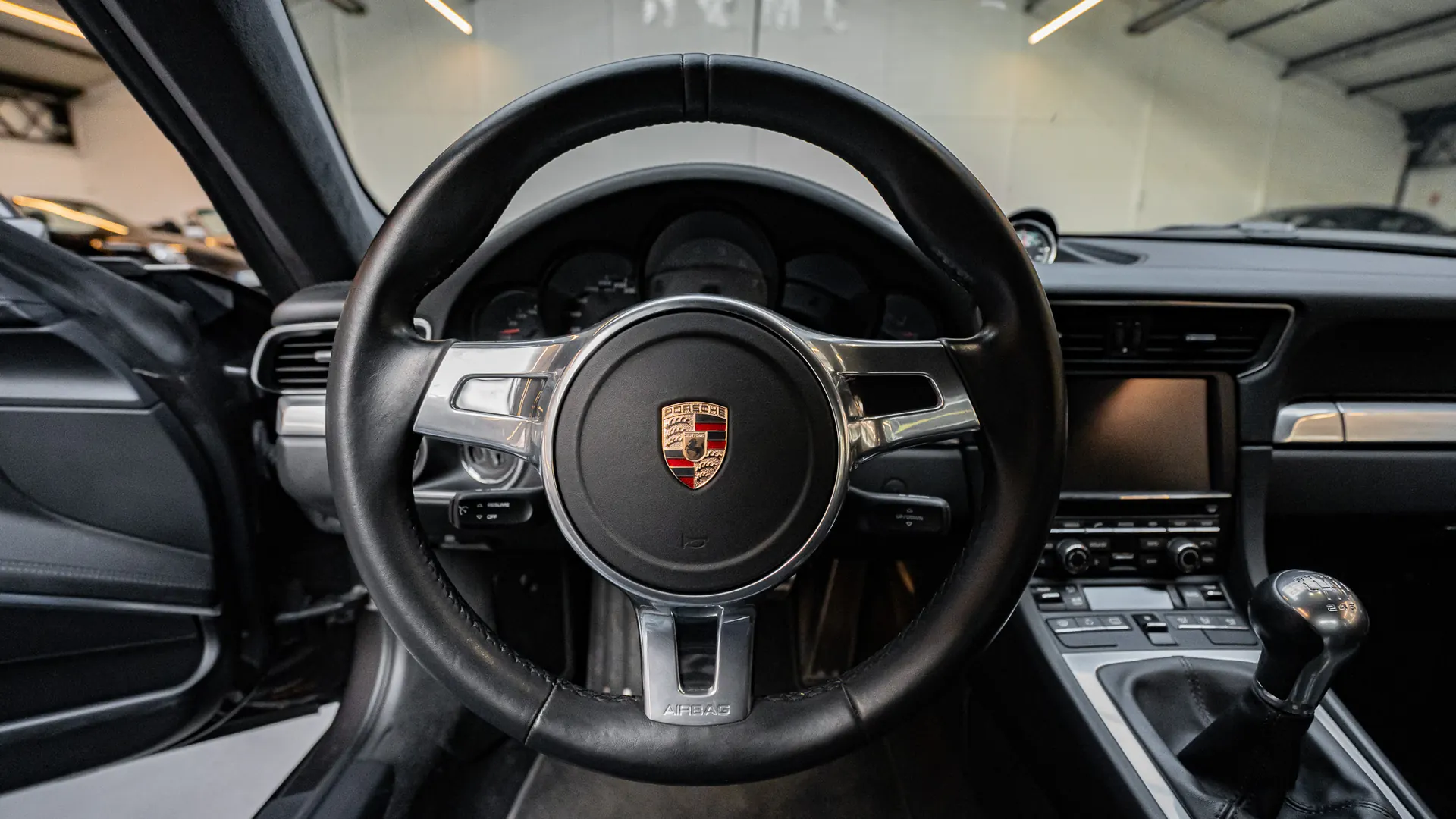 Porsche 911 — photo 15