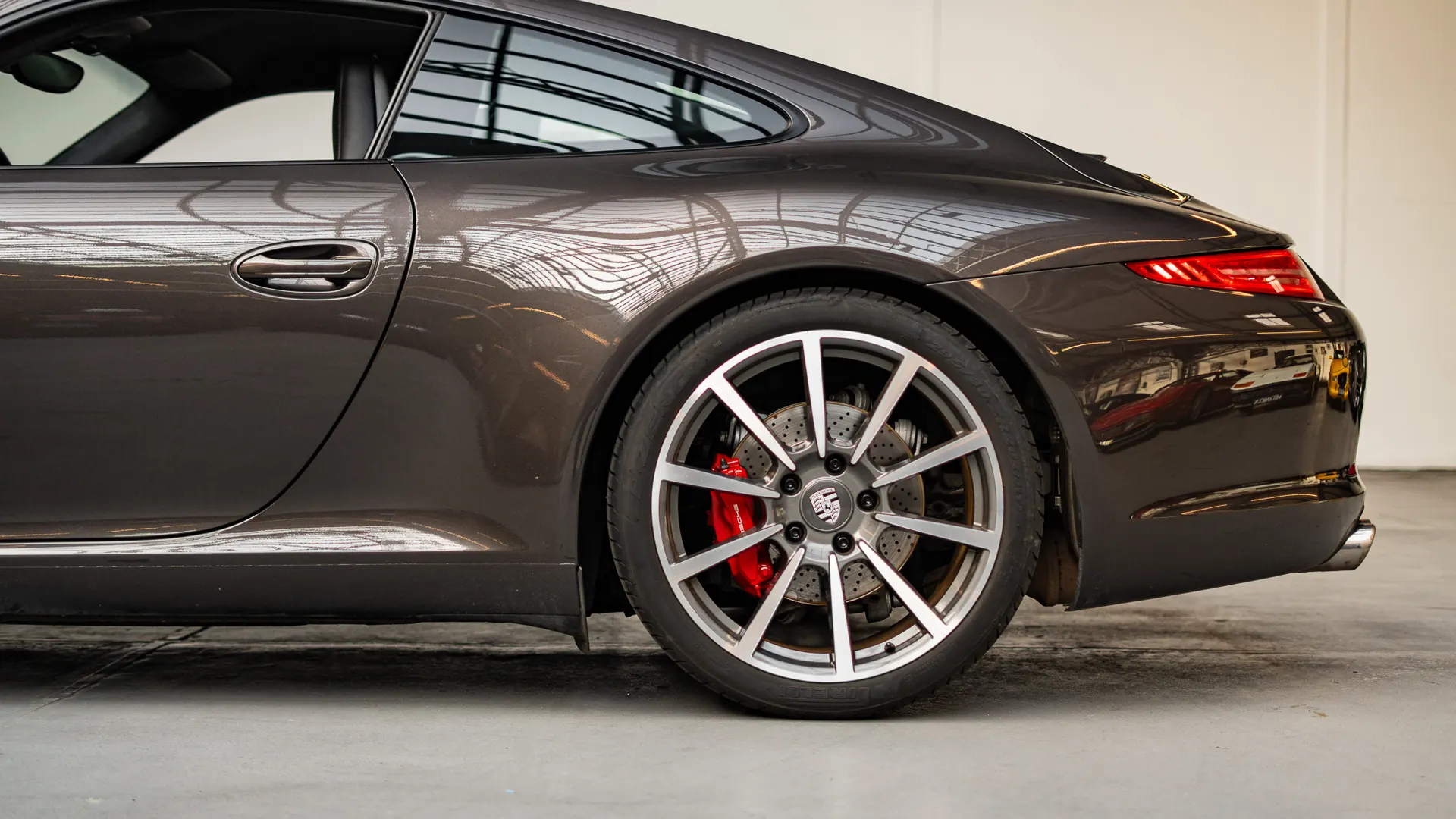 Porsche 911 — photo 7