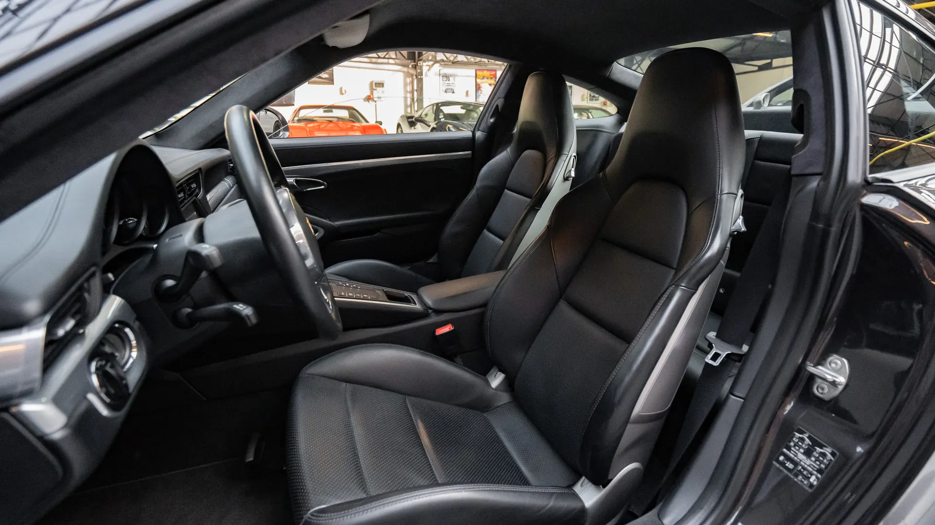Porsche 911 — photo 10