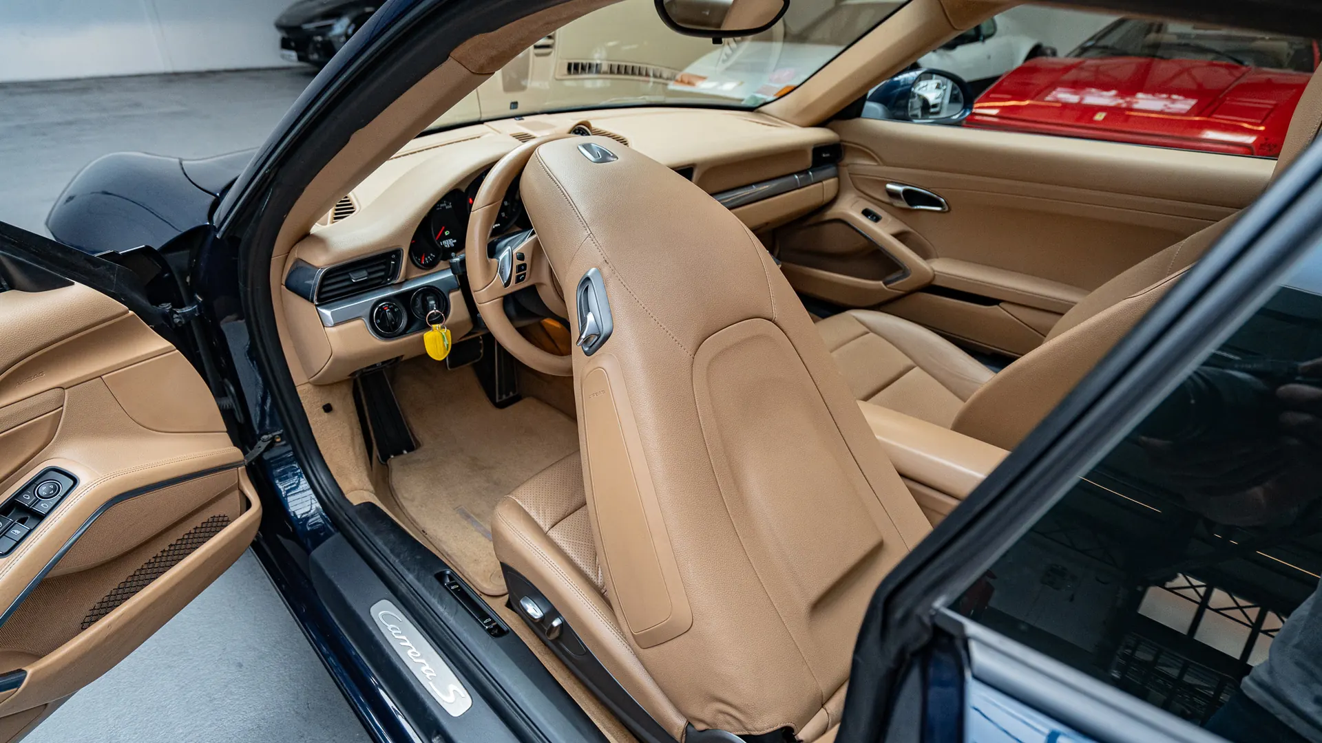 Porsche 911 — photo 11
