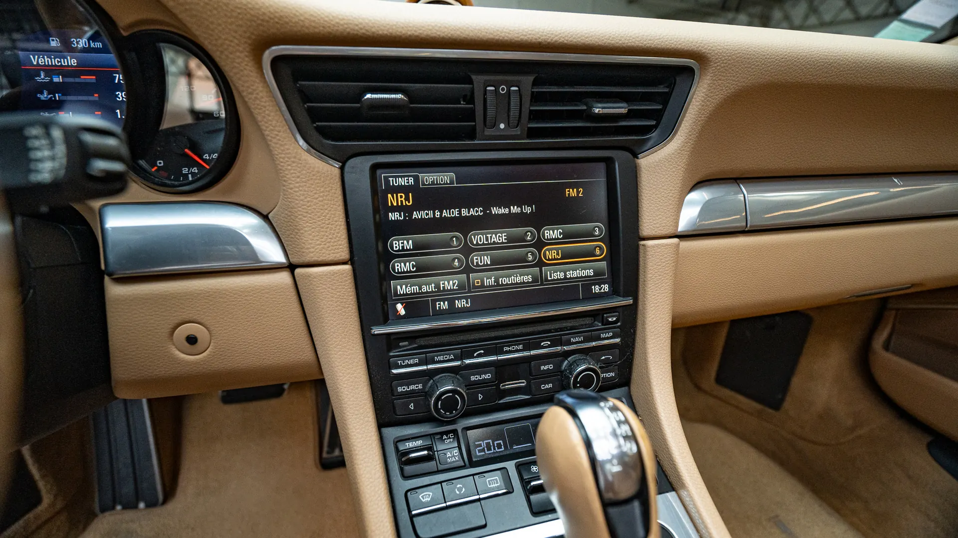 Porsche 911 — photo 15