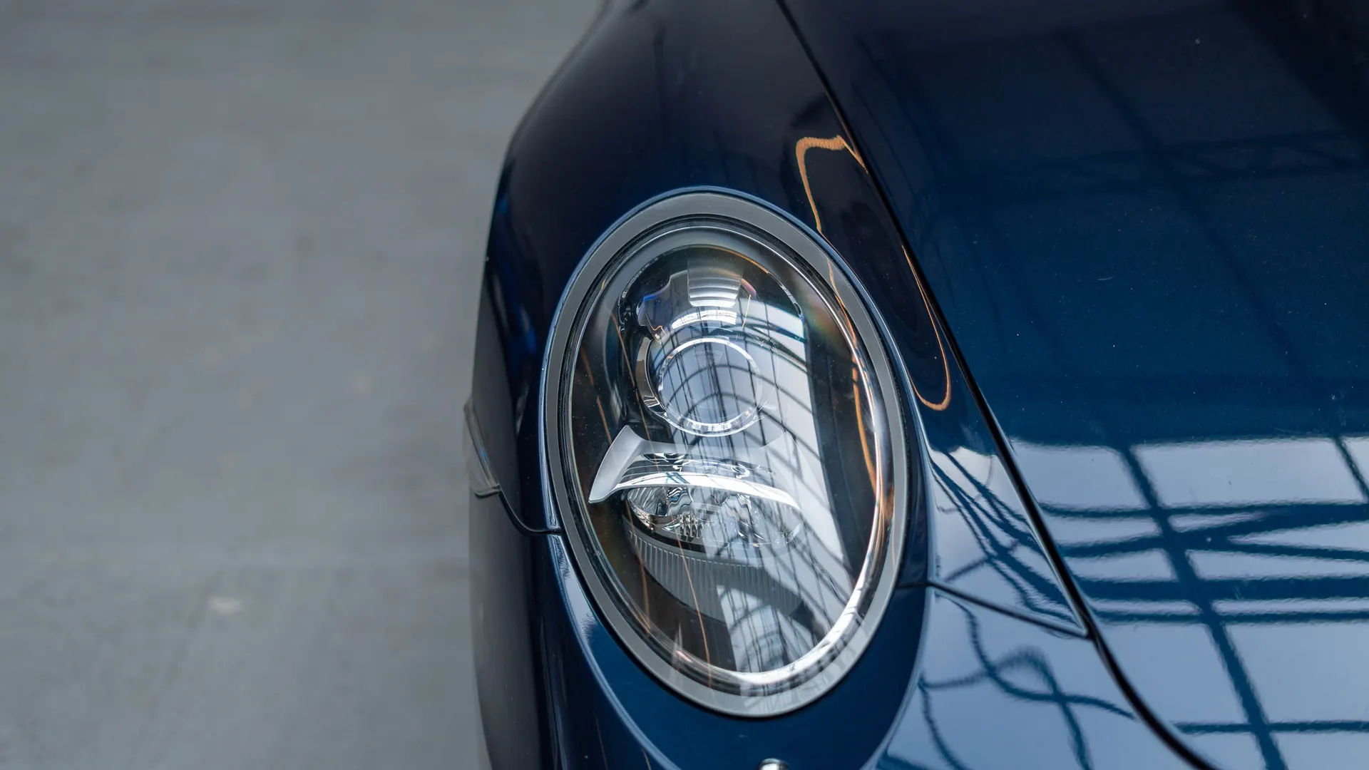 Porsche 911 — photo 31