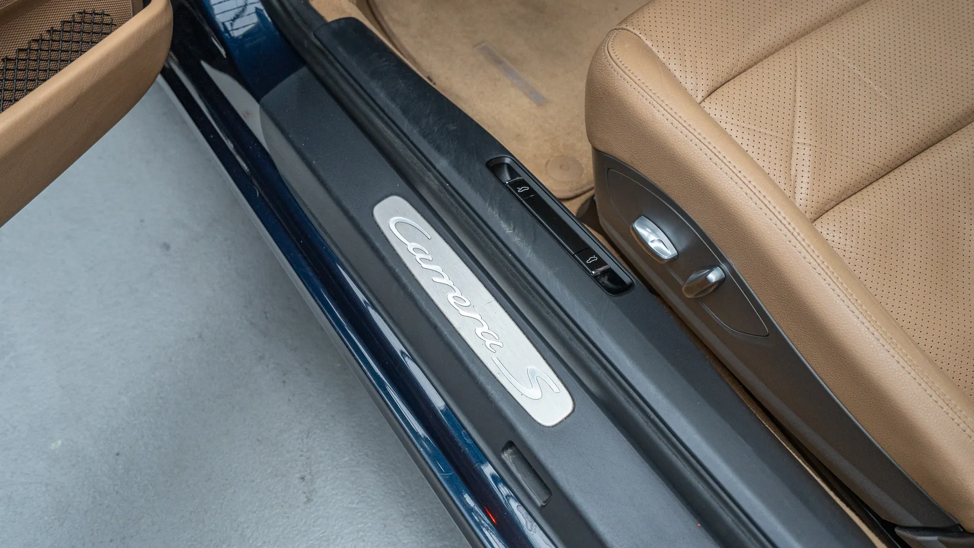 Porsche 911 — photo 25
