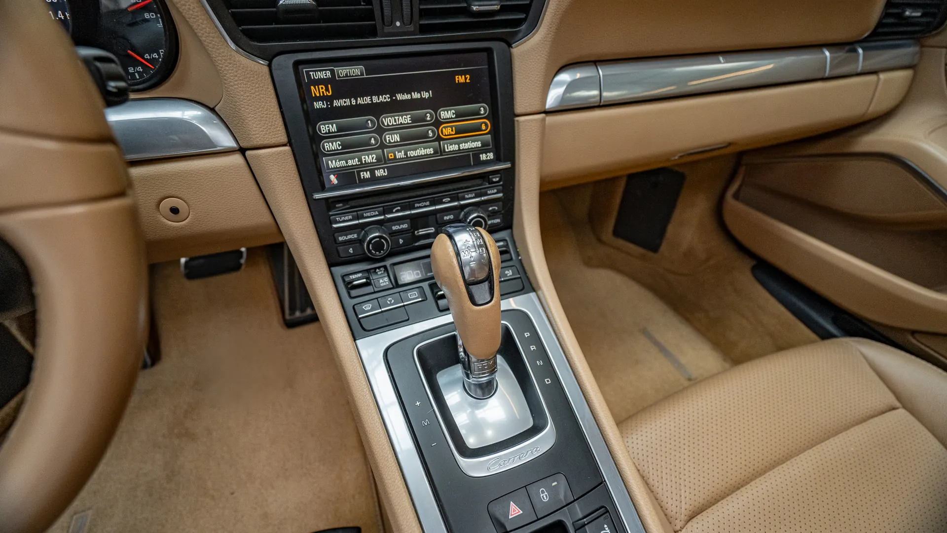 Porsche 911 — photo 16