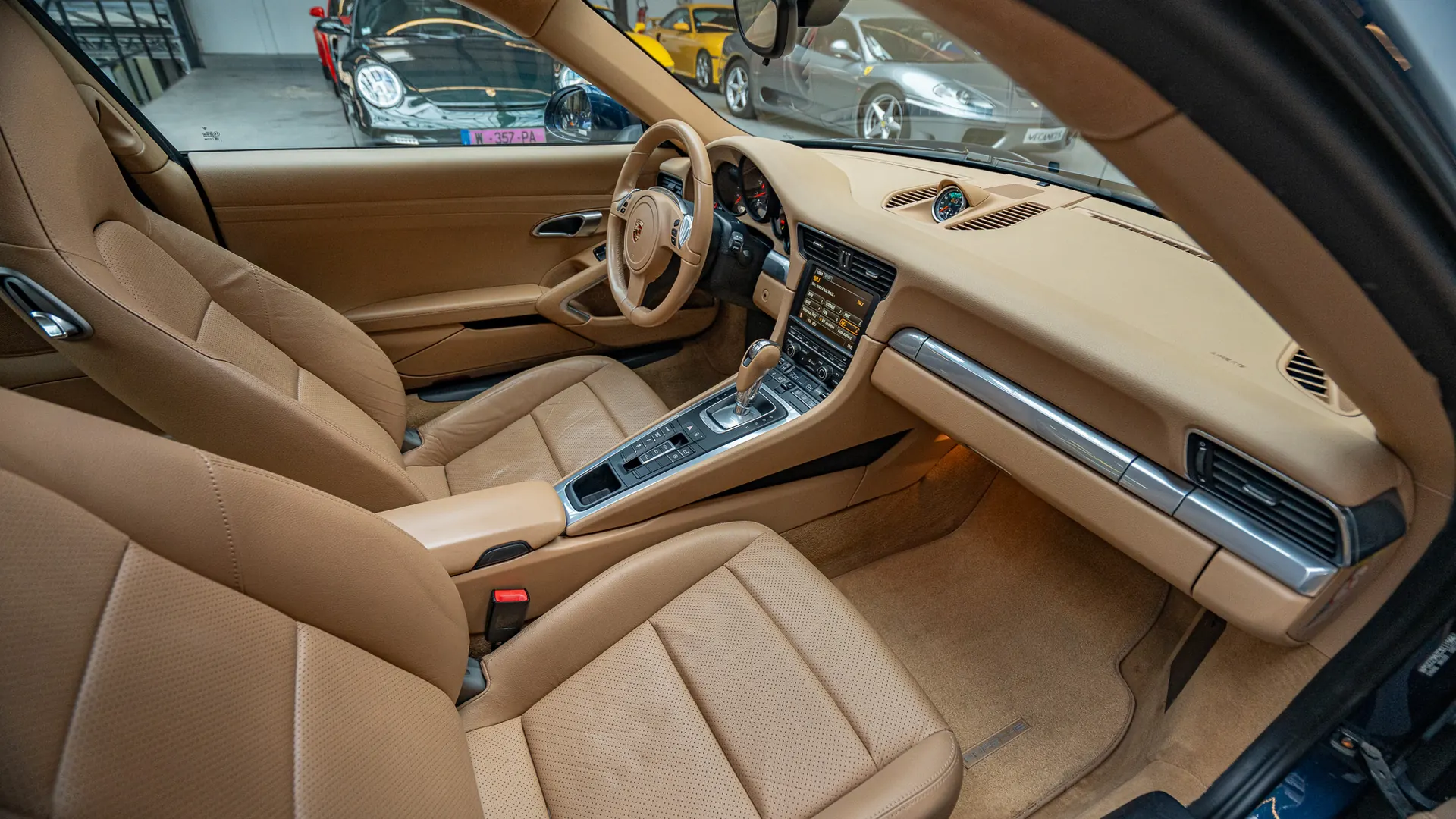Porsche 911 — photo 21