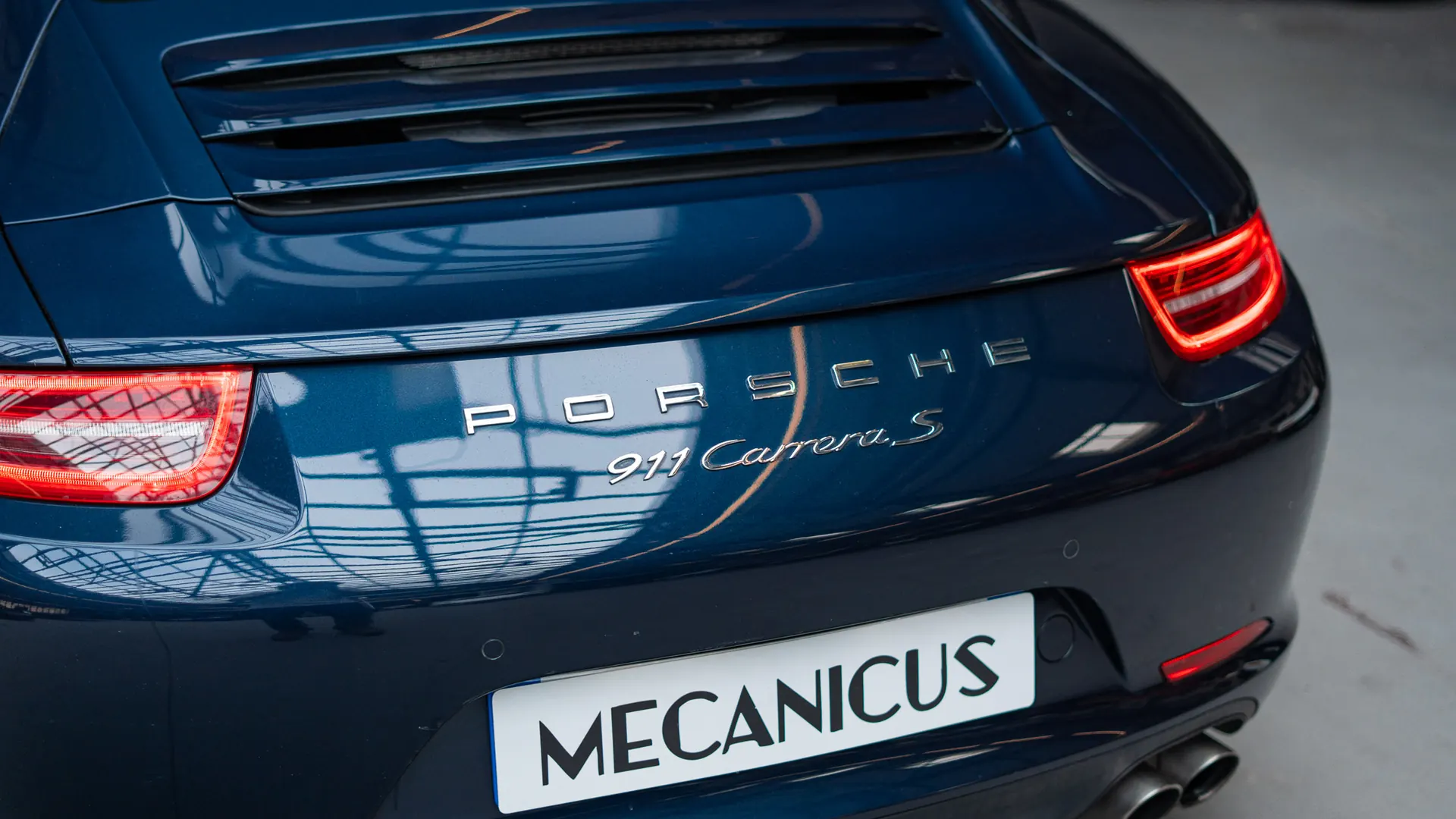 Porsche 911 — photo 27