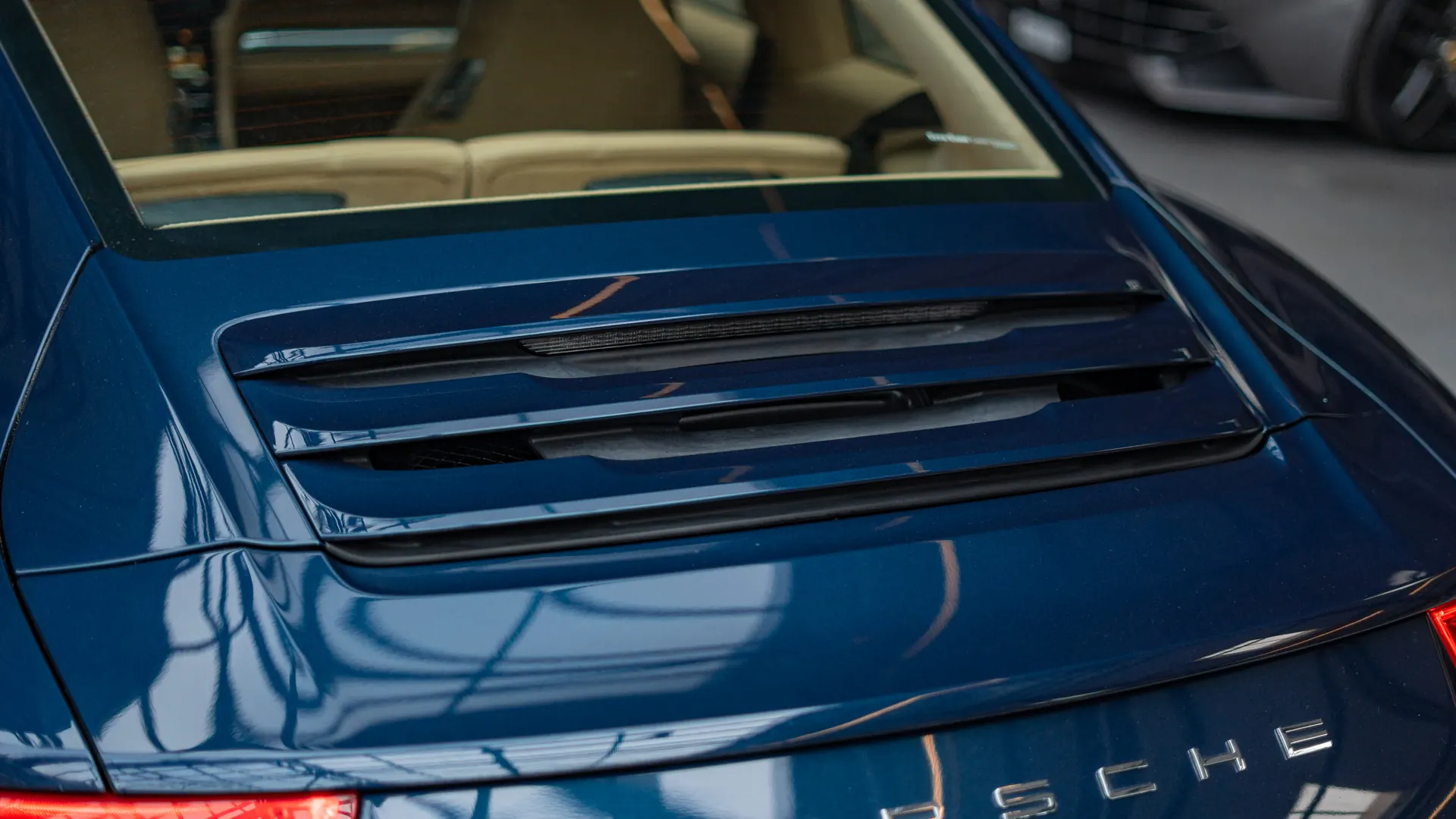 Porsche 911 — photo 29