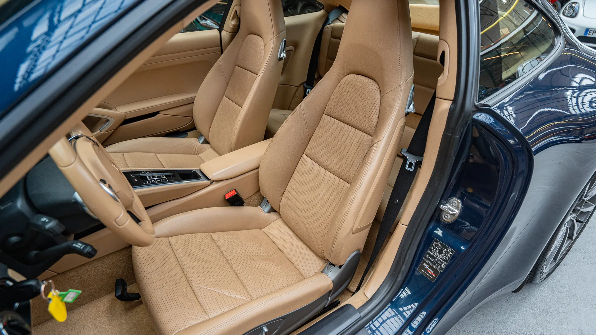 Porsche 911 — photo 10
