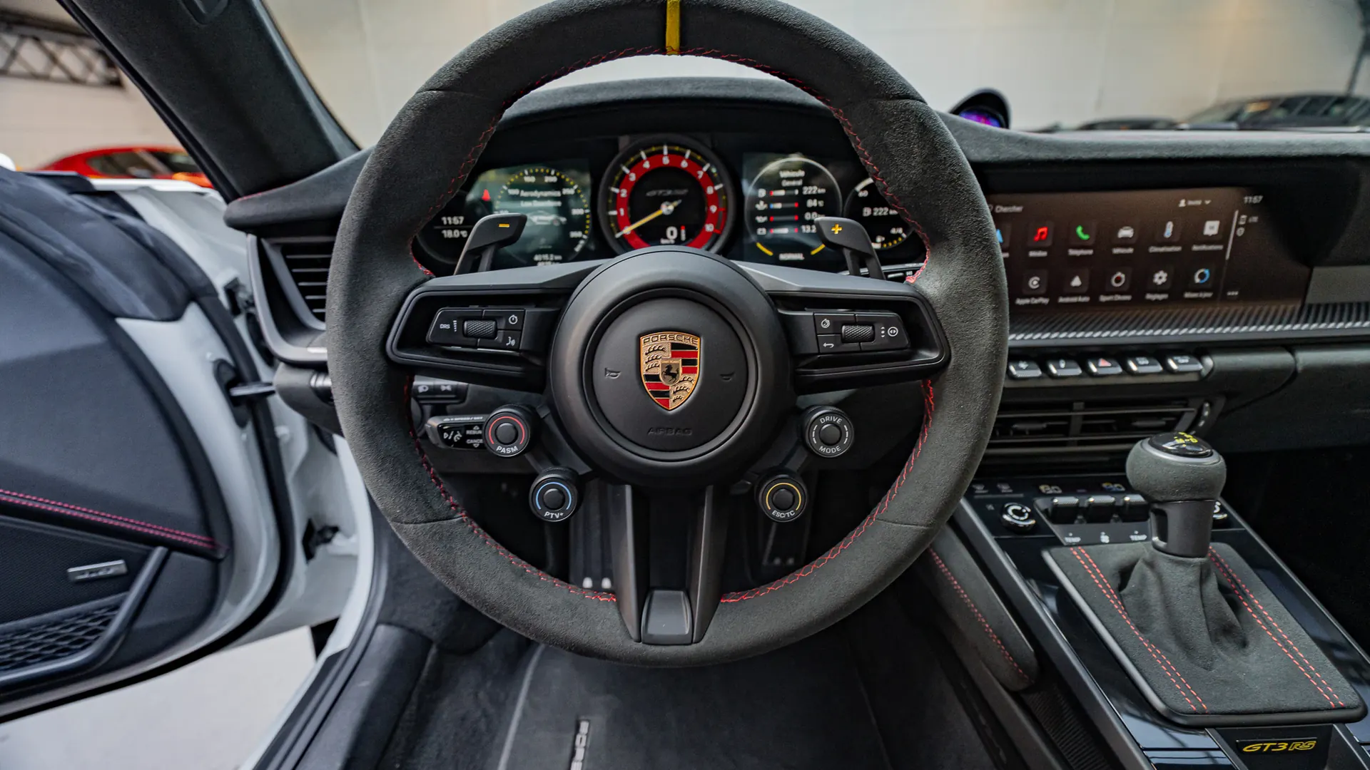 Porsche 911 — photo 12