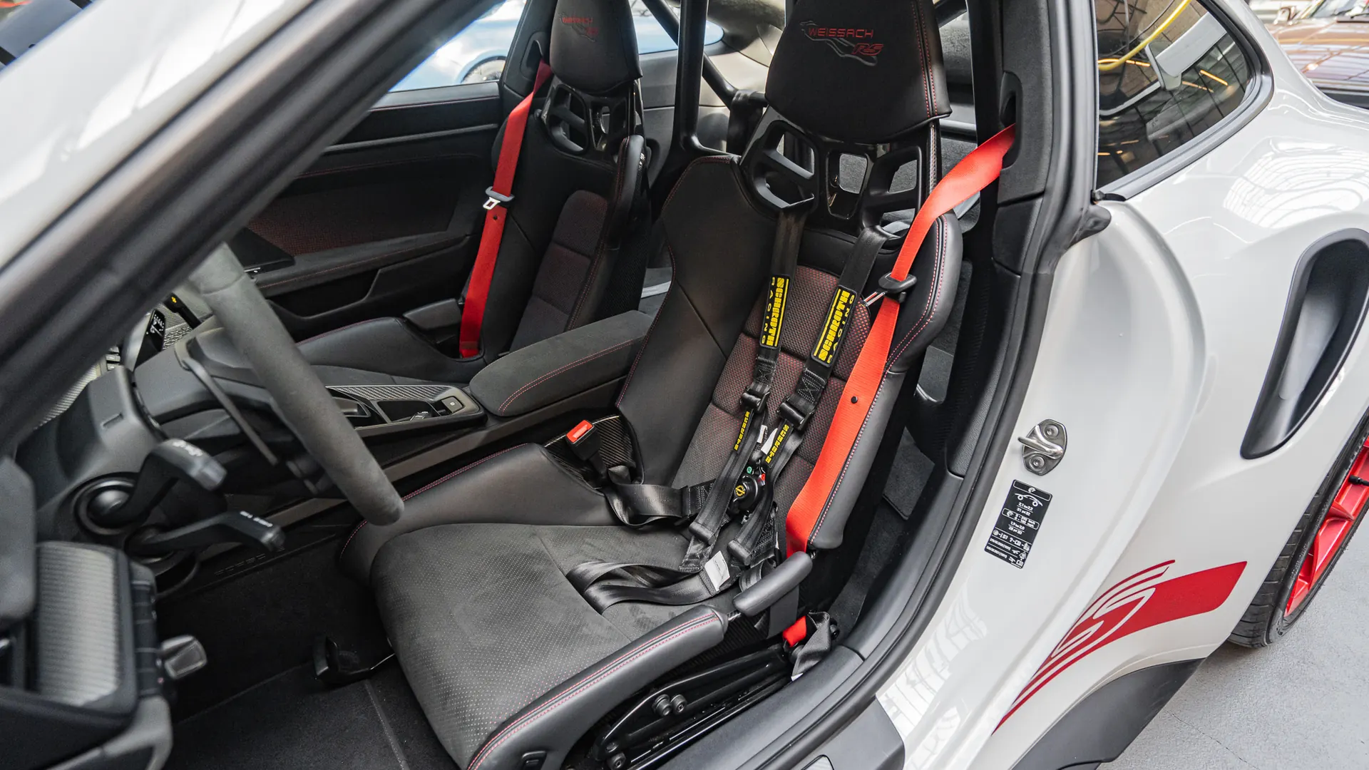 Porsche 911 — photo 11