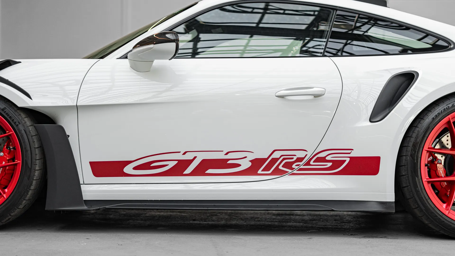 Porsche 911 — photo 7