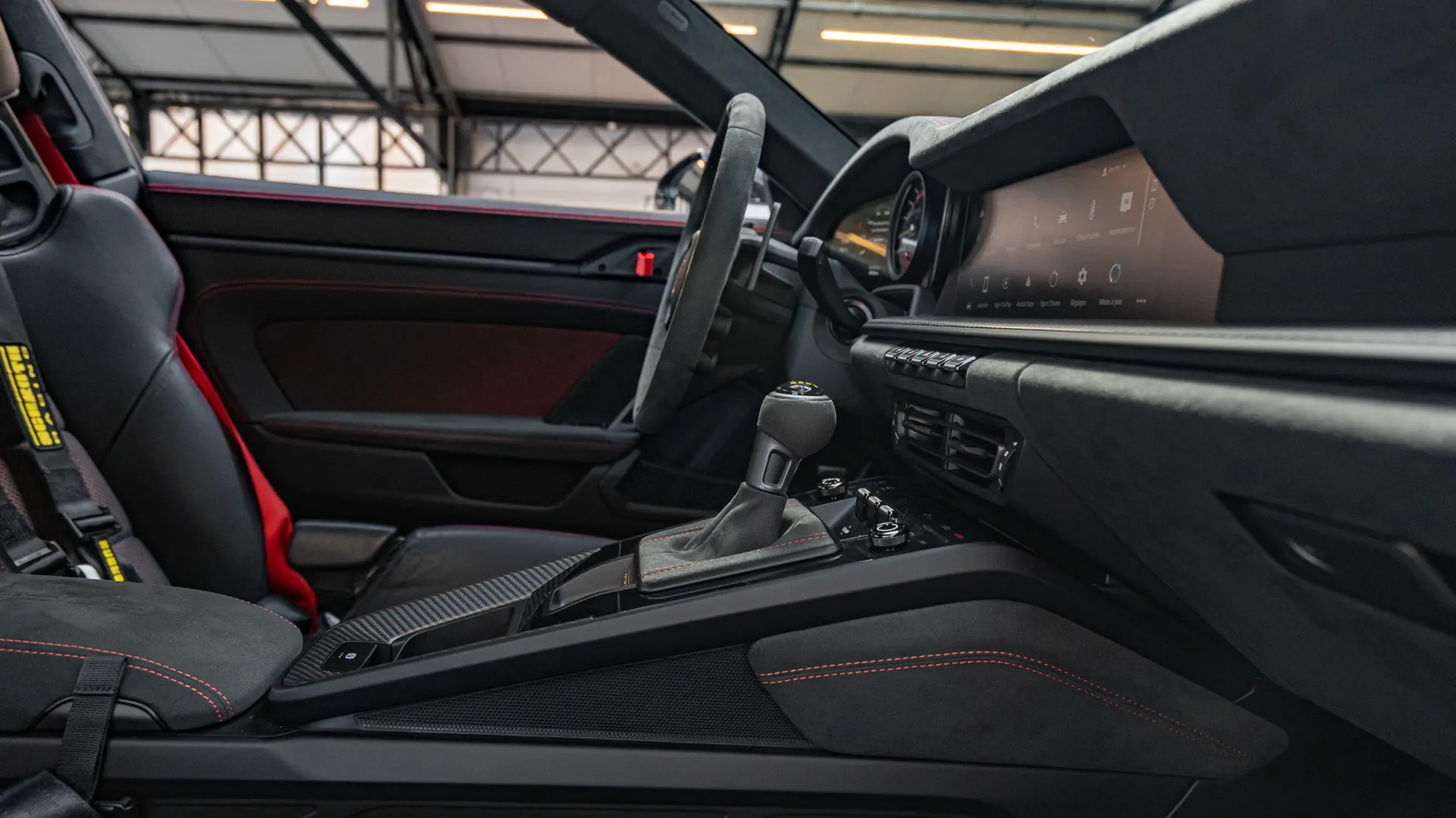 Porsche 911 — photo 17