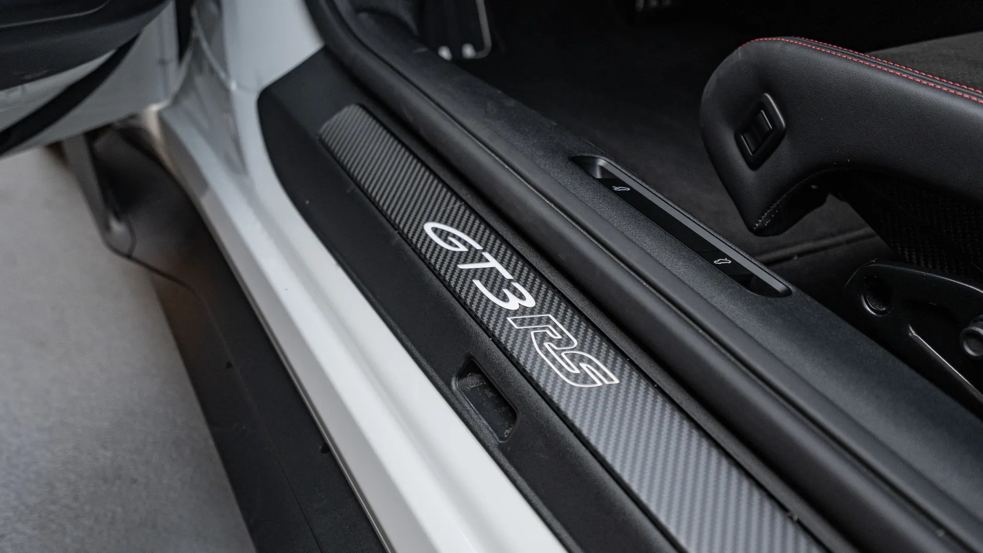 Porsche 911 — photo 24