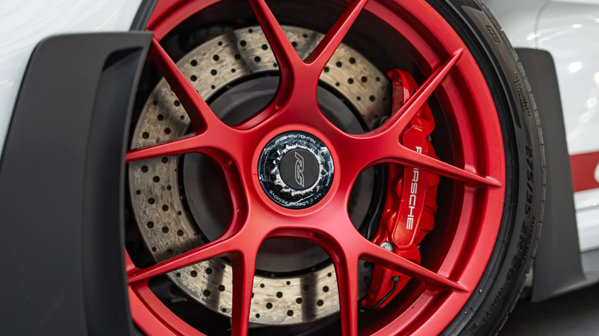 Porsche 911 — photo 38
