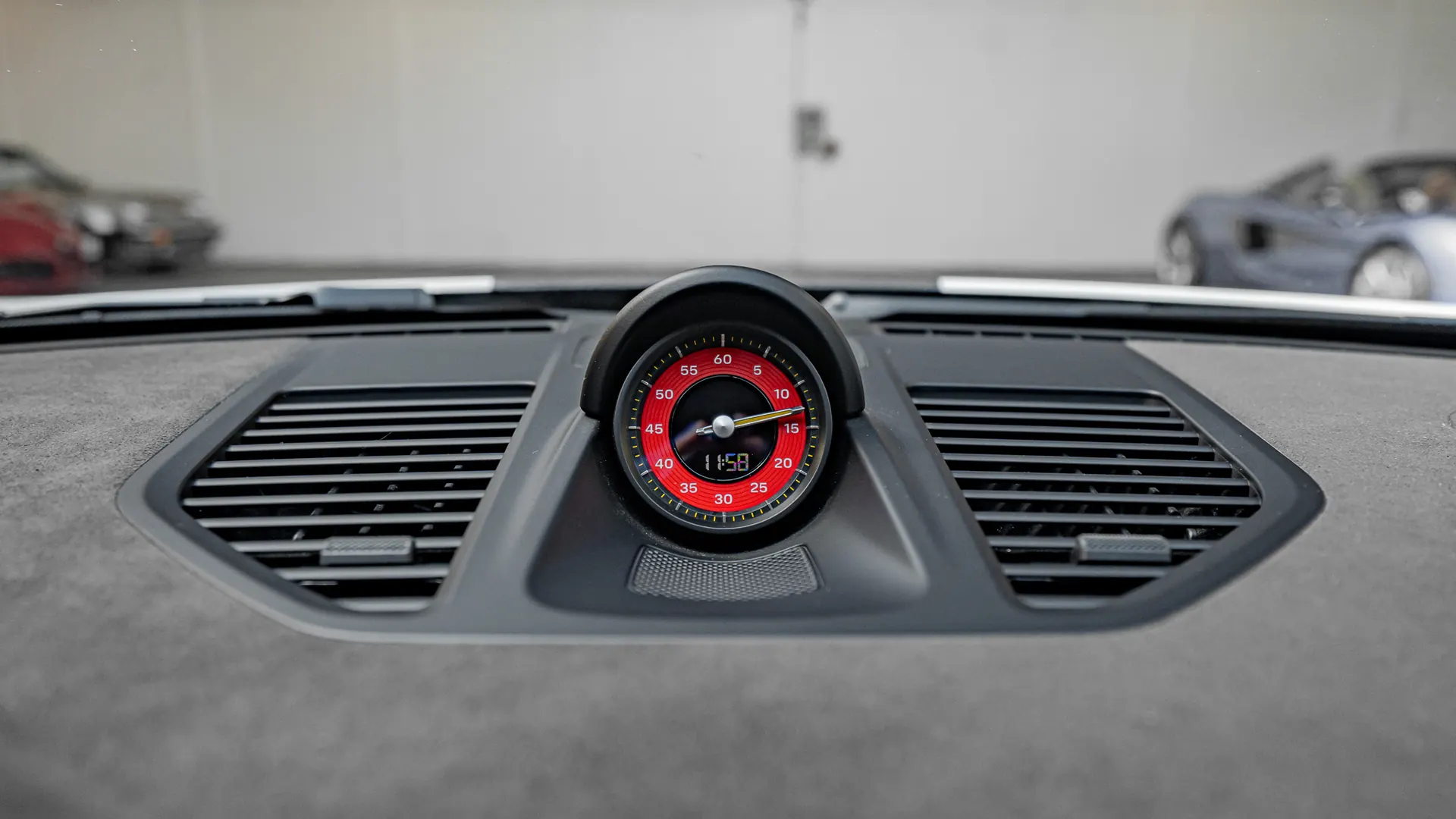 Porsche 911 — photo 15
