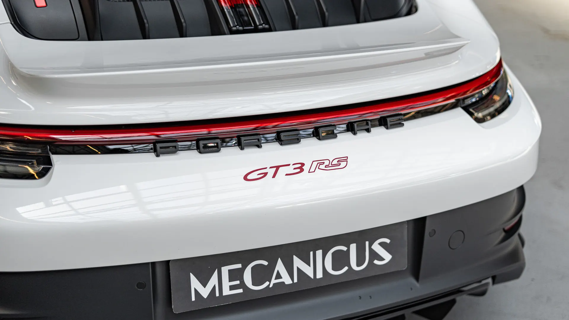 Porsche 911 — photo 45