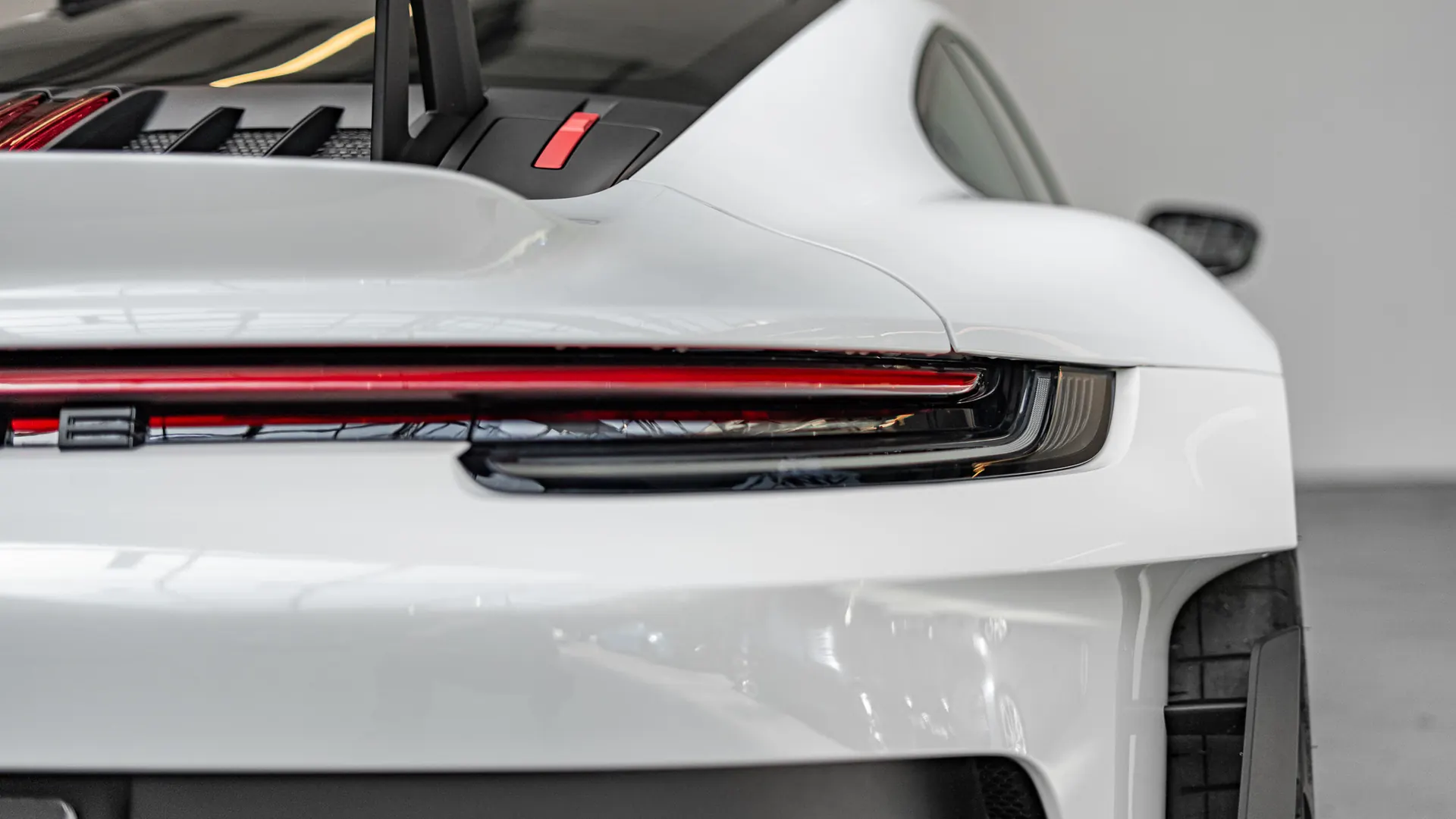Porsche 911 — photo 46