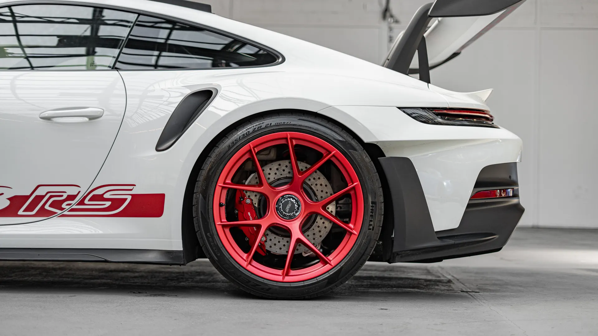 Porsche 911 — photo 8