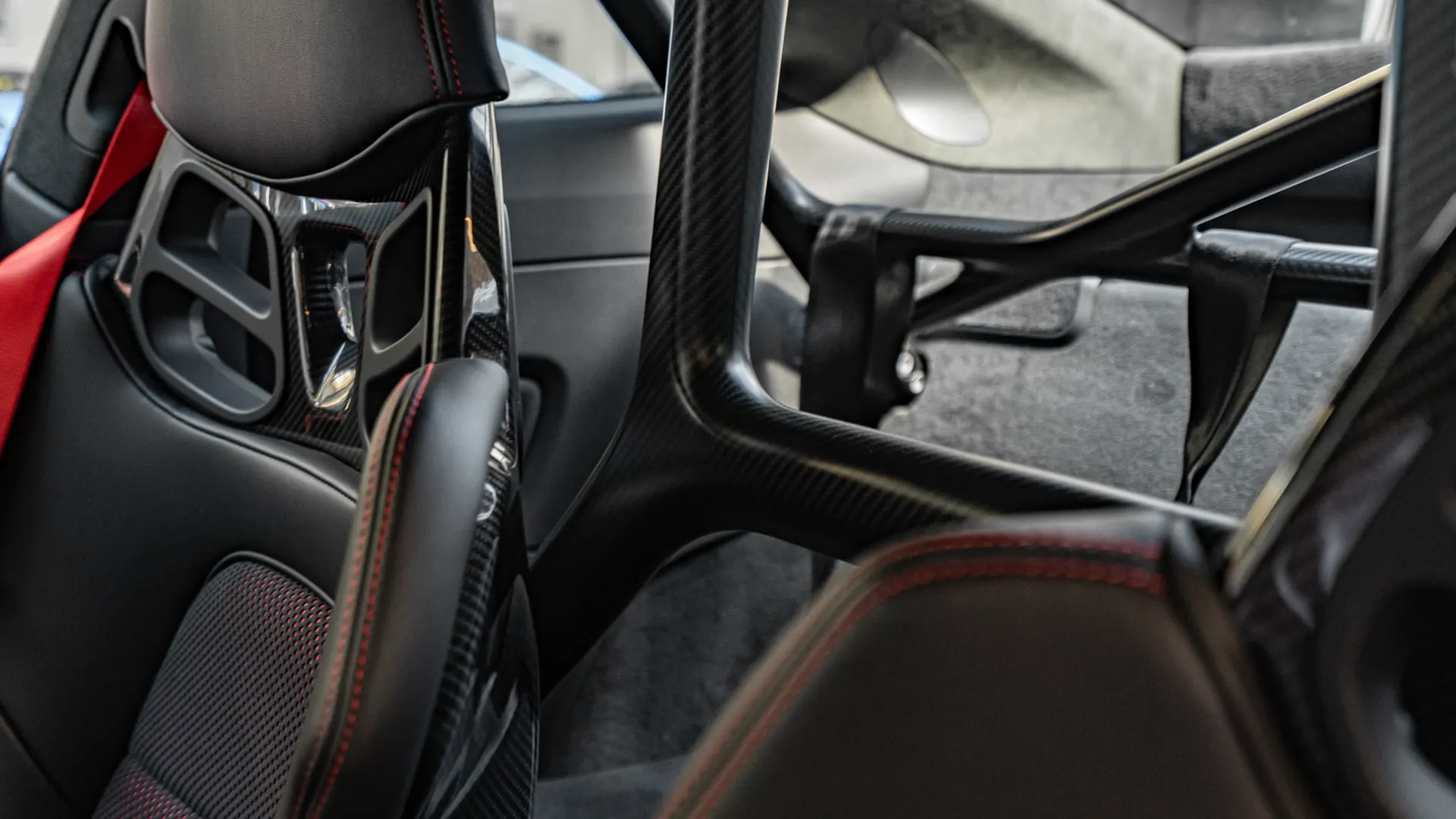 Porsche 911 — photo 32